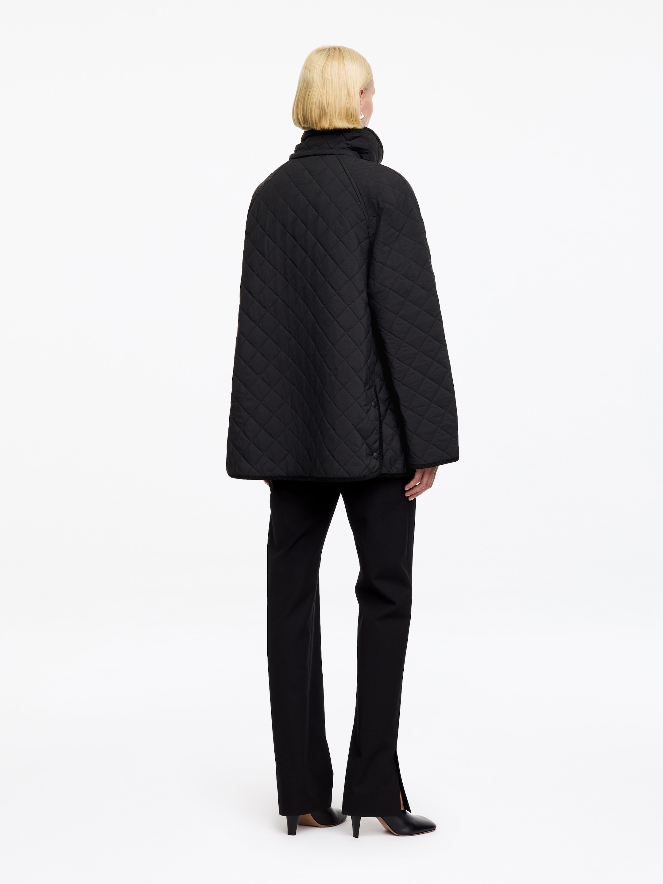 Lockere Steppjacke - Schwarz - Oversize - Damen - StillMedia/Lookbook - 5