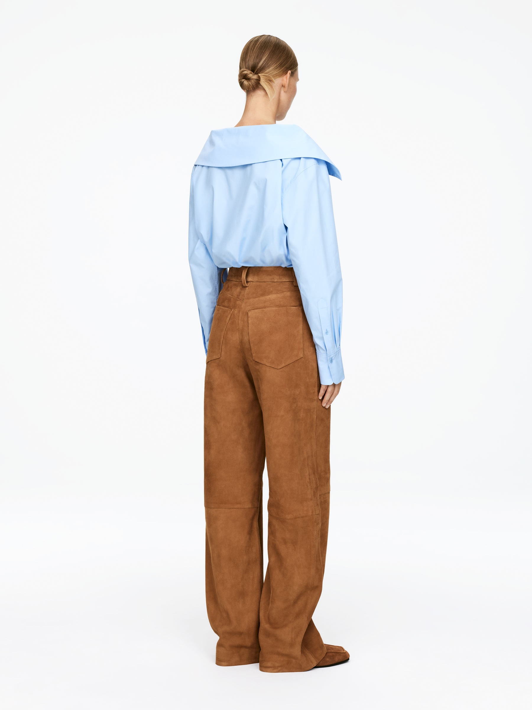 Lockere Velourslederhose - Erdbraun - Relaxed Fit - Damen - StillMedia/Lookbook - 3