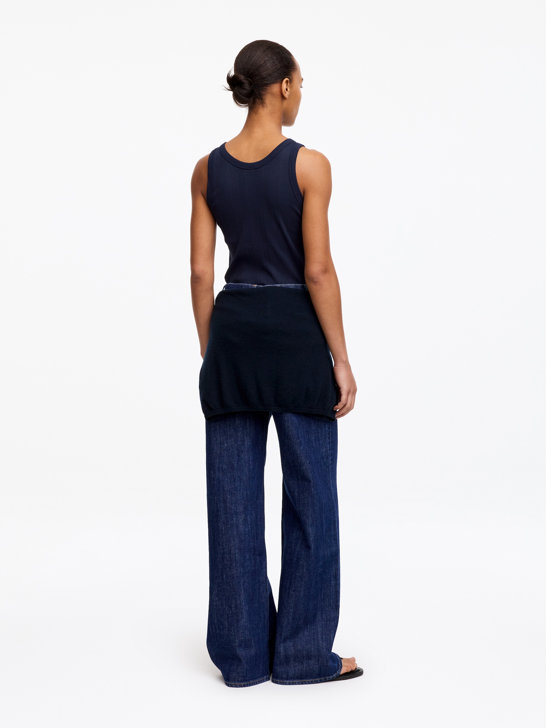 Top de tirantes de tipo deportivo de canalé - Azul marino - Corte ajustado - Women - StillMedia/Lookbook - 3