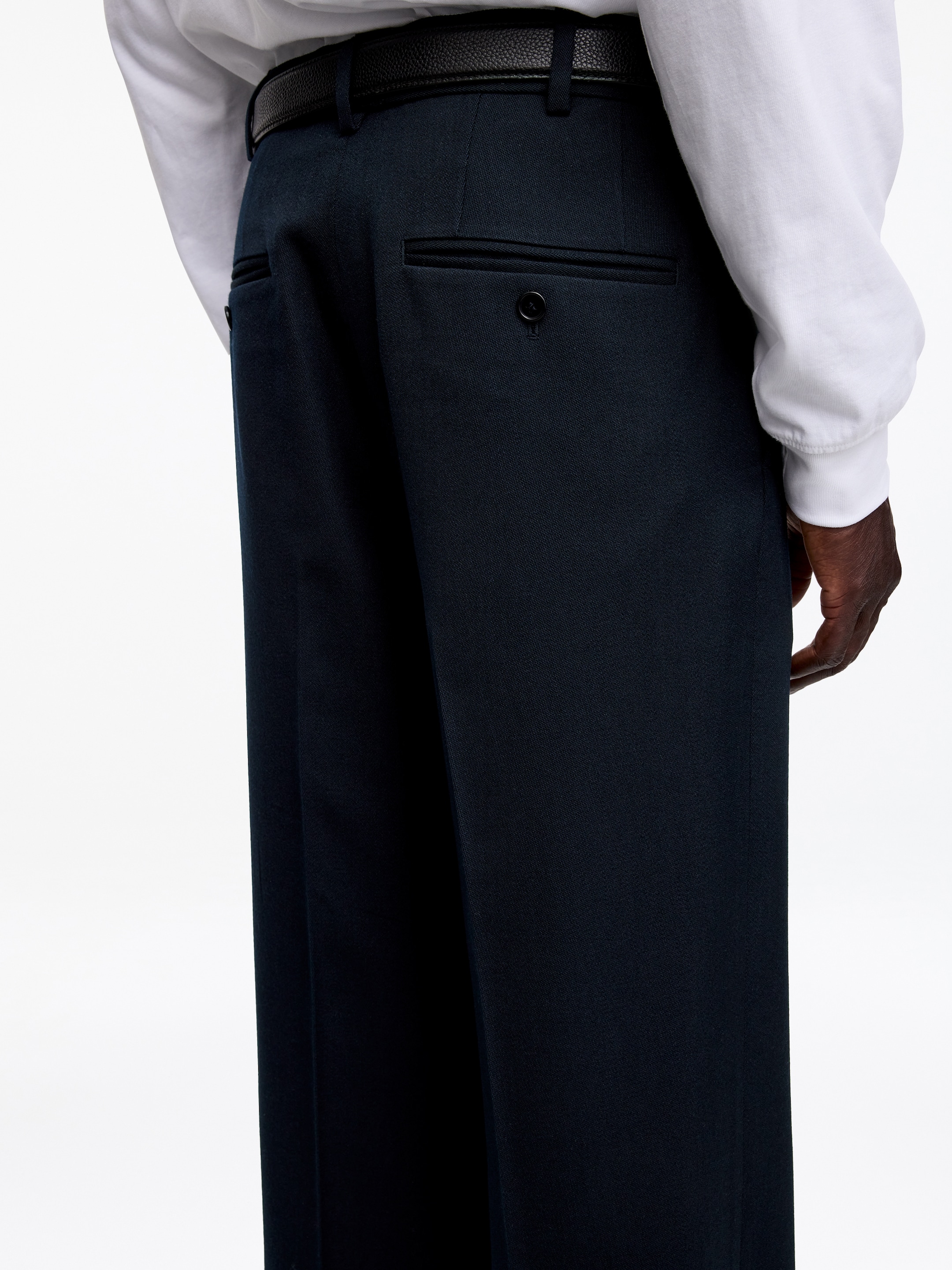 Loose Fit Wool Trousers - Dark Blue - Loose fit - men - StillMedia/Lookbook - 5