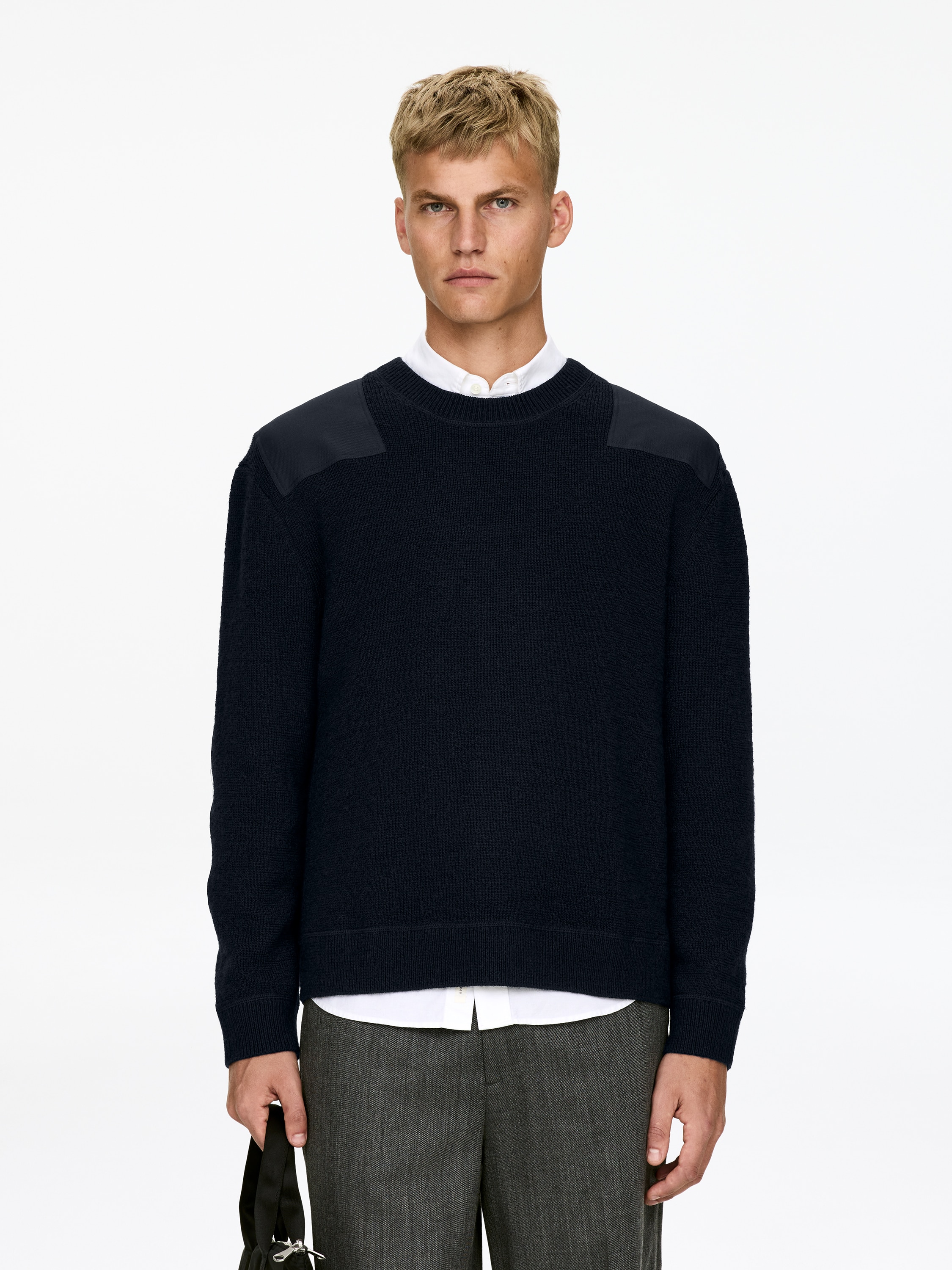 Ullgenser med lappedetalj - Mørkeblå