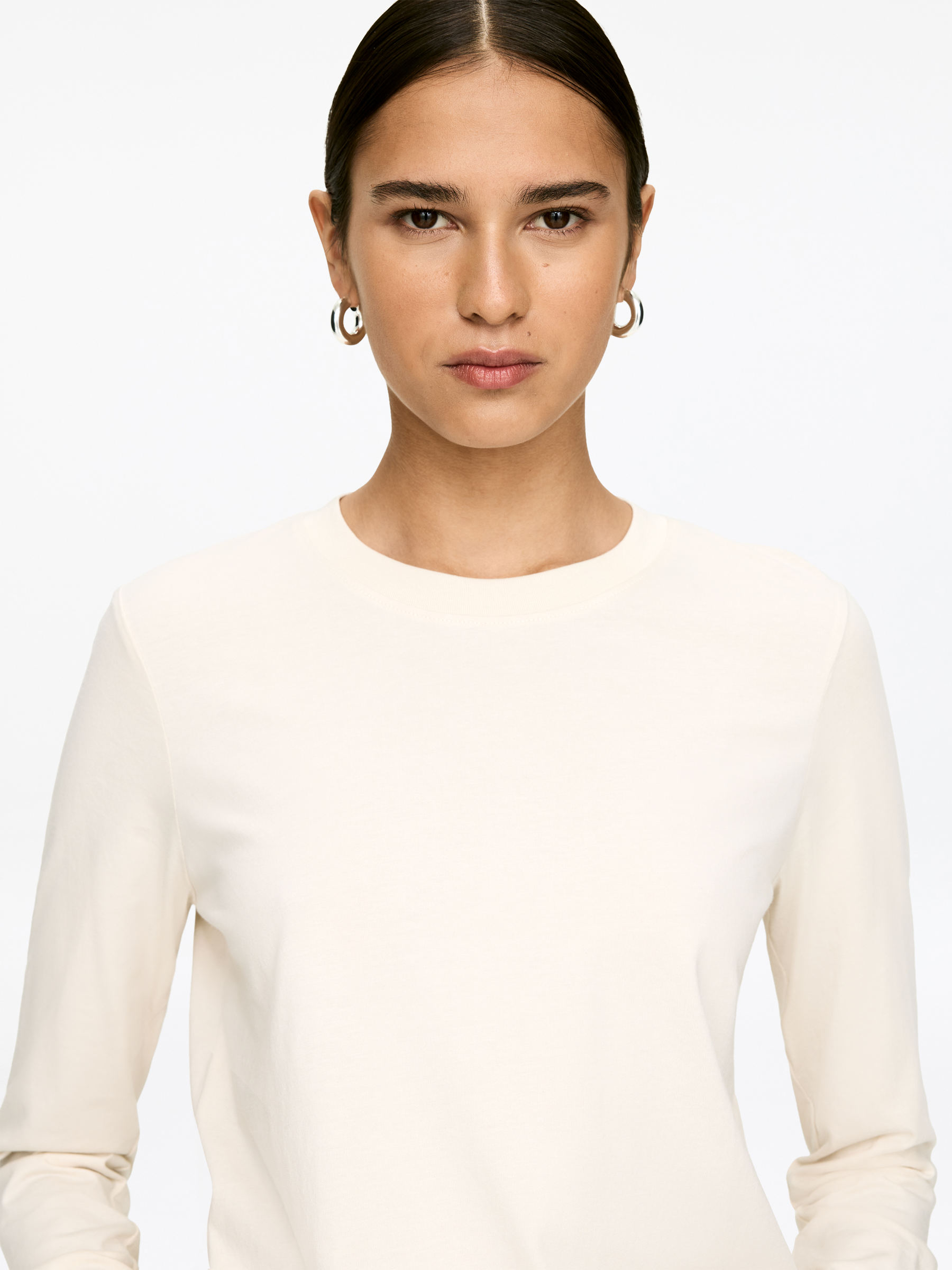 IRIS Signature Long-Sleeve T-Shirt - Off White - Regular fit - Women - StillMedia/Lookbook - 2