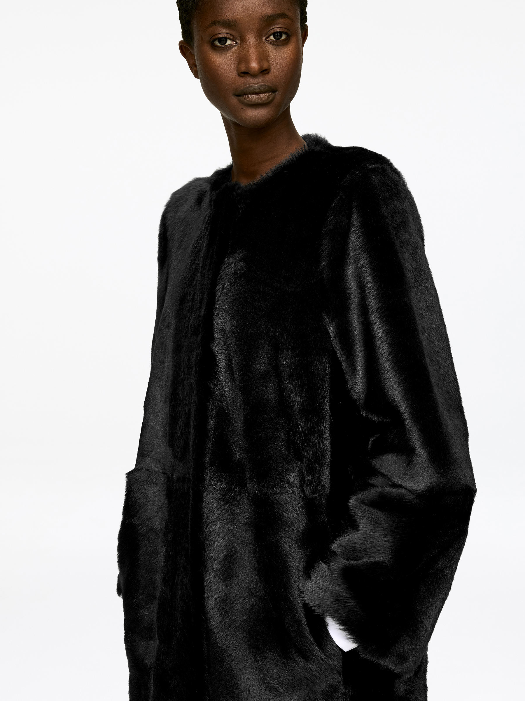 Abrigo de borreguito - Negro - Corte estándar - Women - StillMedia/Lookbook - 4