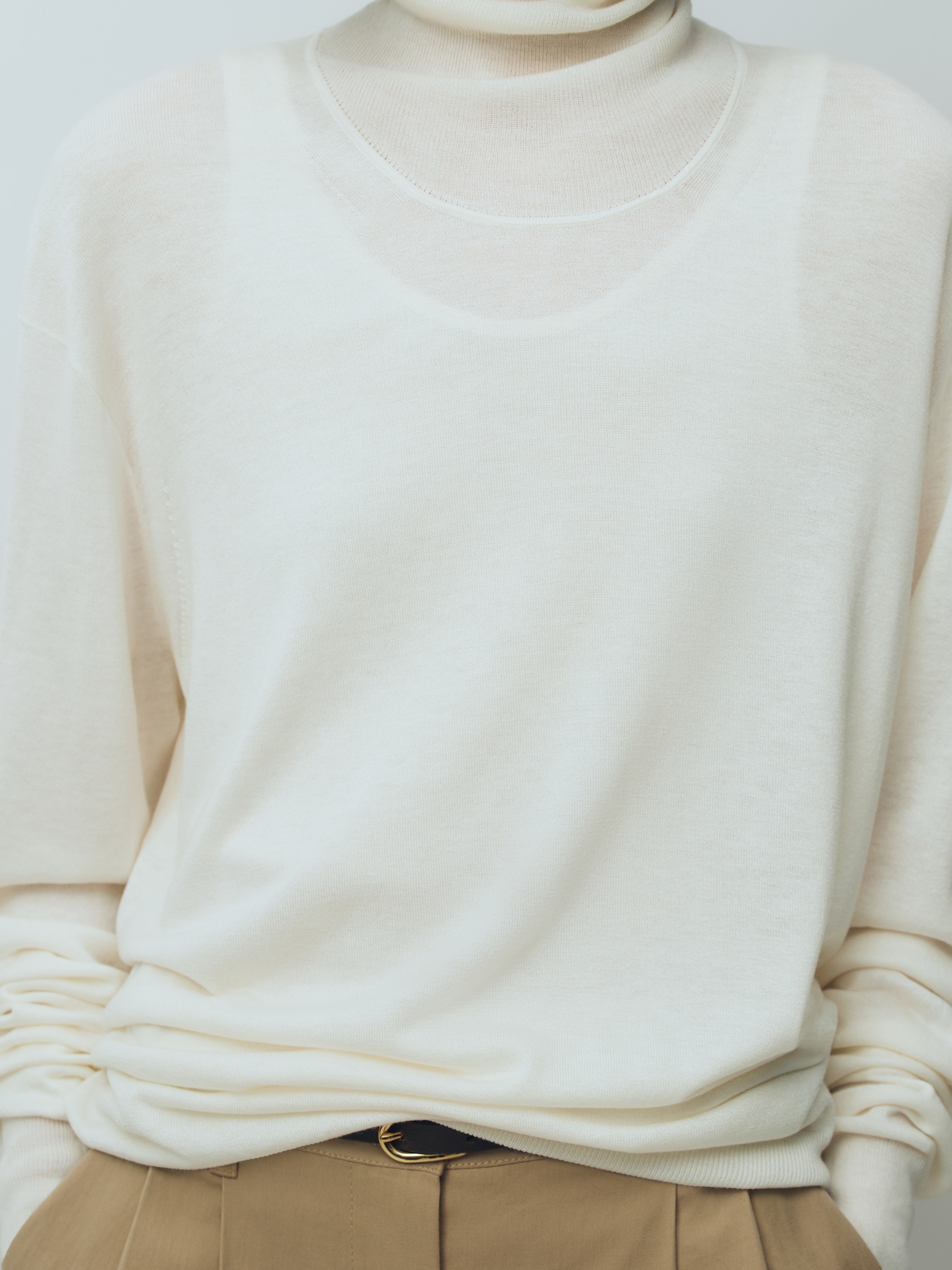 Pull col roulé en laine et lyocell - Blanc cassé - Loose fit - women - StillMedia/Environmental - 1