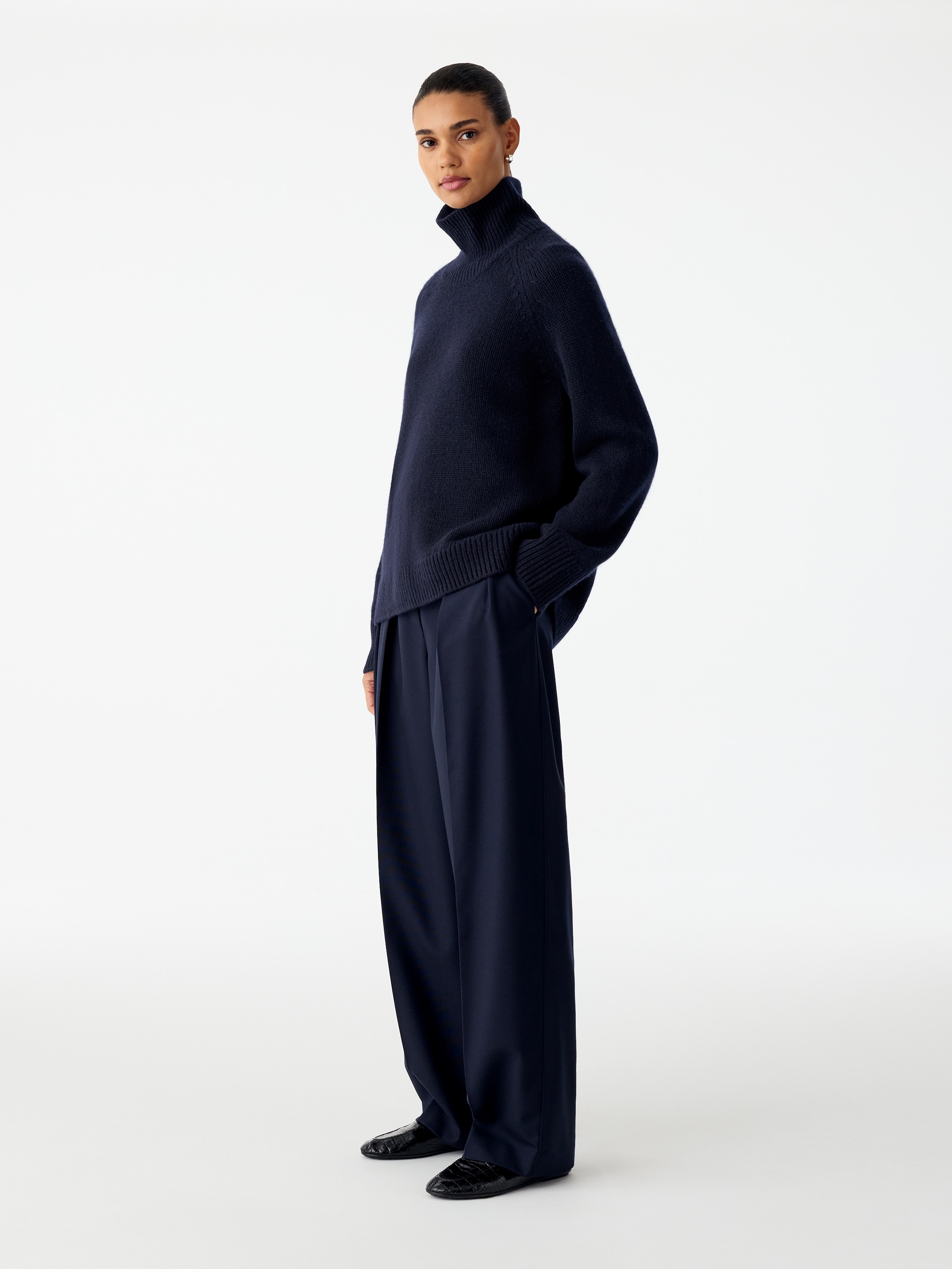 Gruby sweter z czystego kaszmiru - Ciemnoniebieski - Luźny fason - women - StillMedia/Lookbook - 2