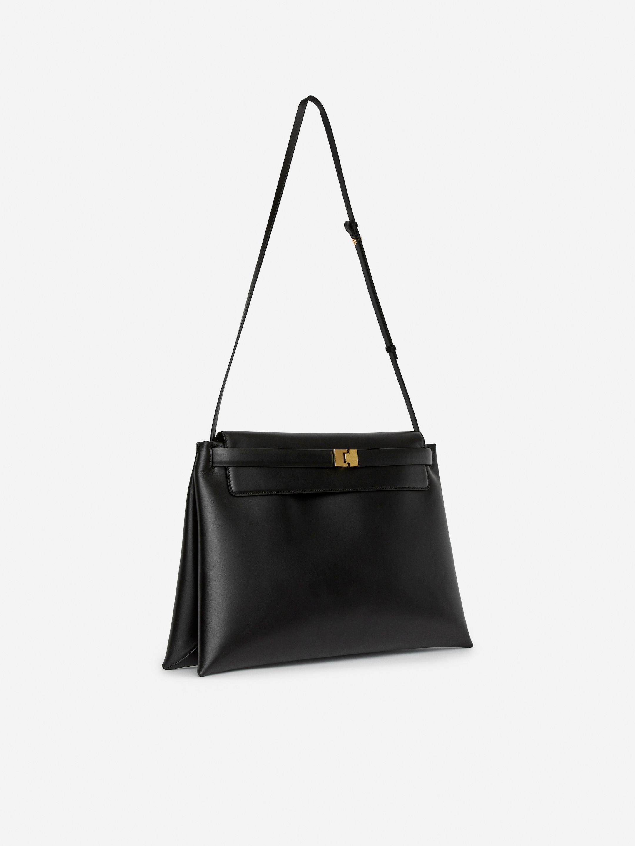 Leather Shoulder Bag - Black - Women - StillMedia/DescriptiveStillLife - 1