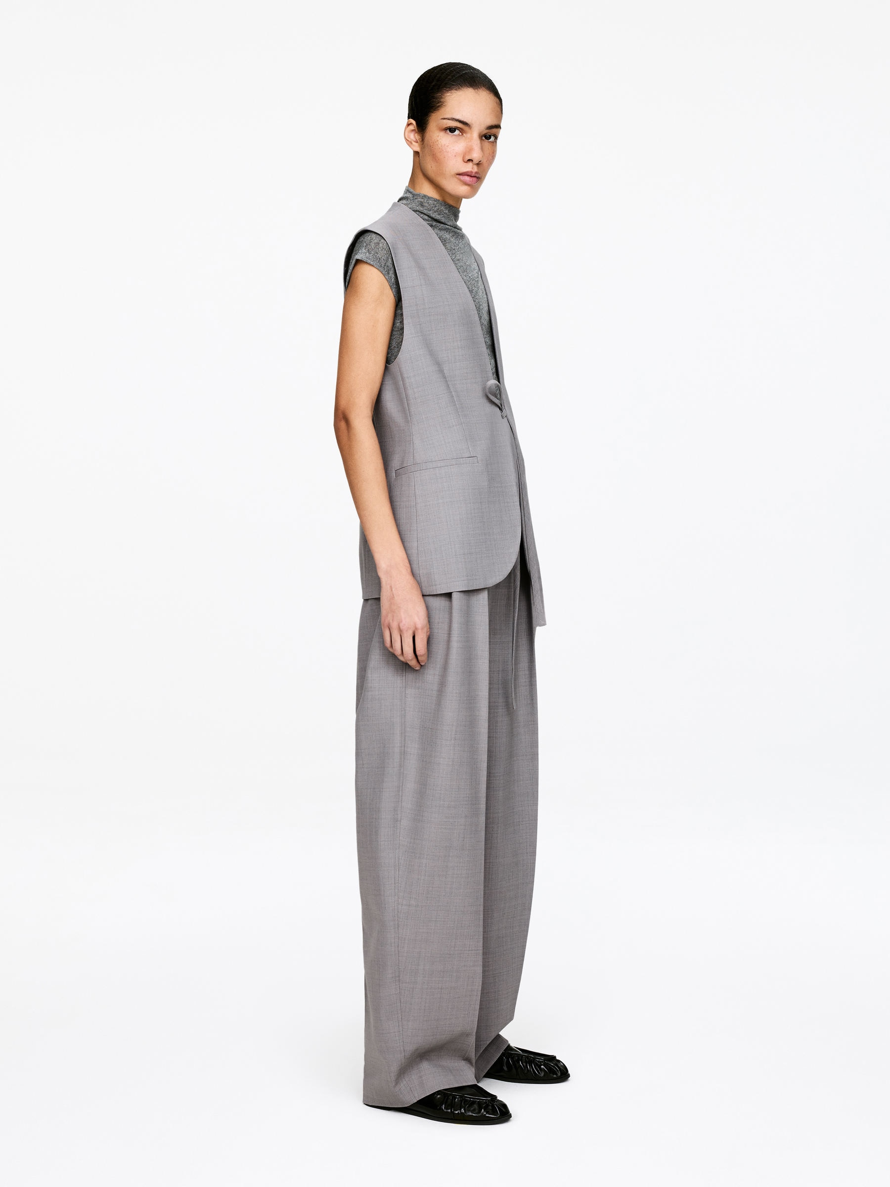Tailored Waistcoat - Grey - Loose fit - Women - StillMedia/Lookbook - 6