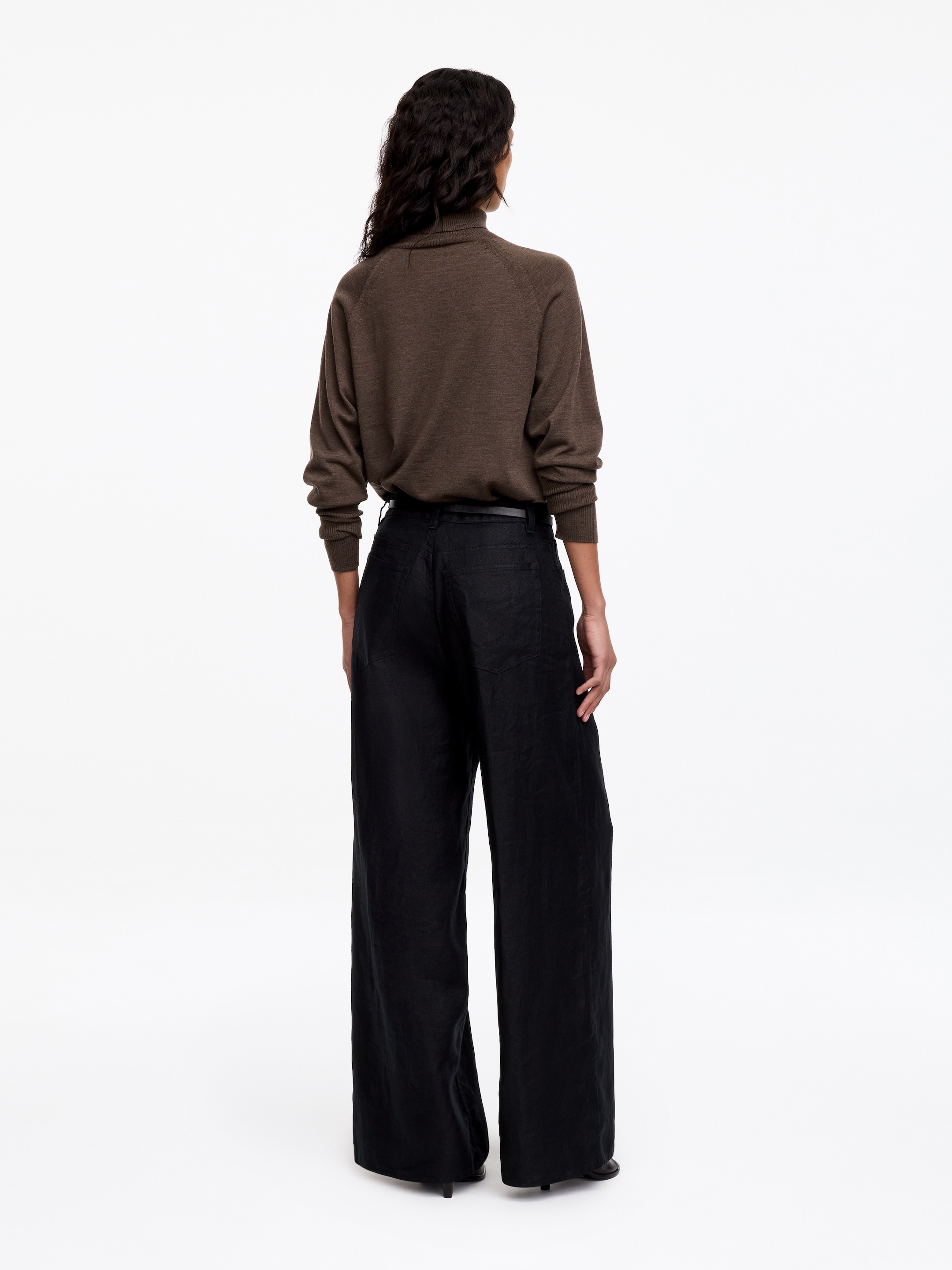 Maglione a collo alto in lana merino - Marrone scuro - Regular fit - Women - StillMedia/Lookbook - 10