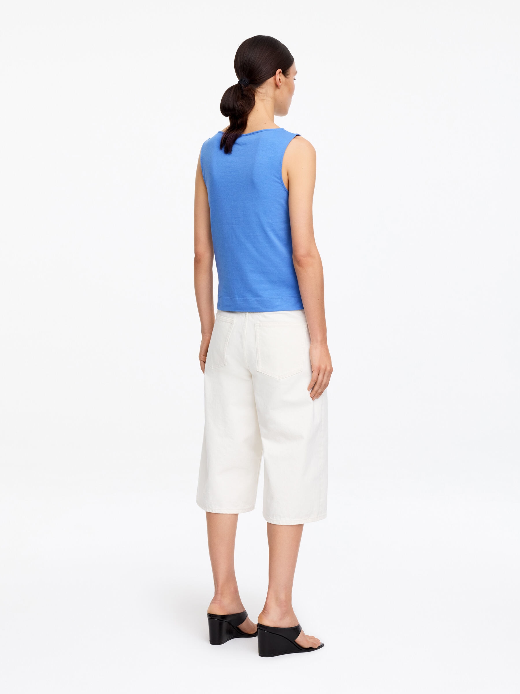Boat Neck Tank Top - Blue - Slim fit - Women - StillMedia/Lookbook - 3