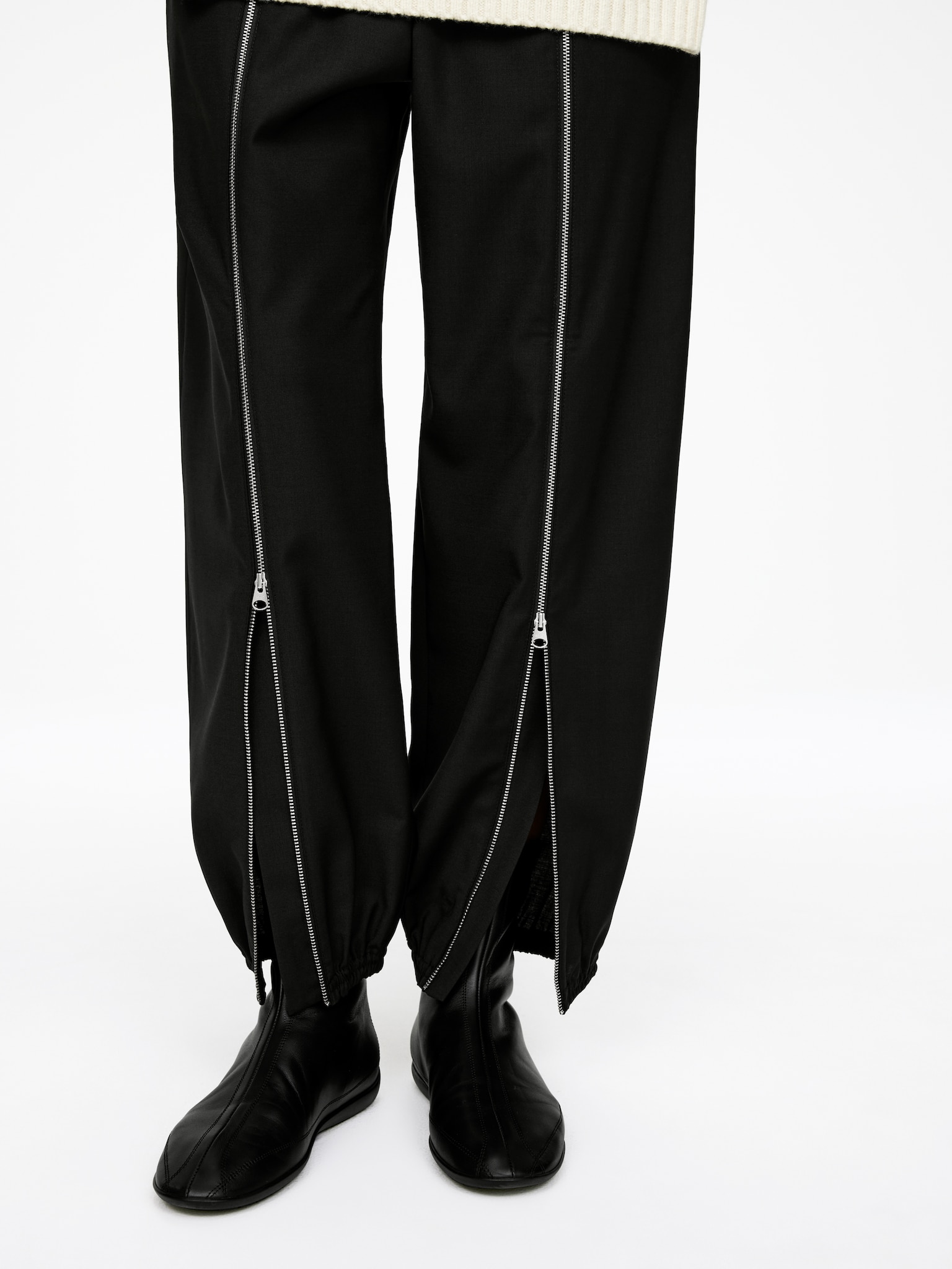 Zip-Detail Trousers - Black - 6