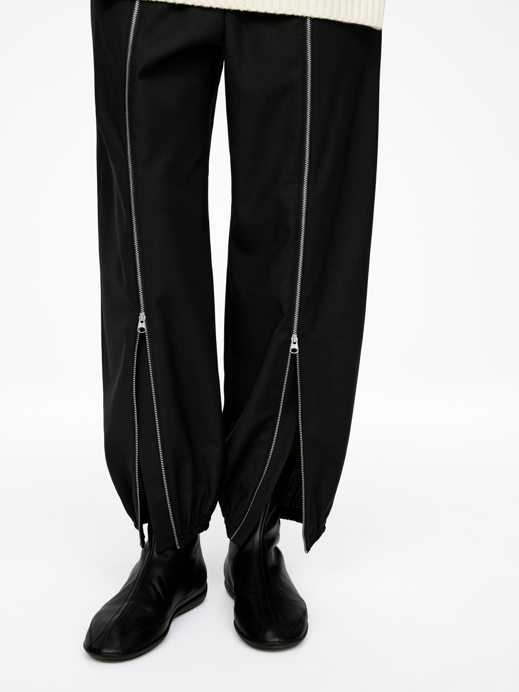 Byxor med dragkedjor - Svart - Regular fit - Women - StillMedia/Lookbook - 5