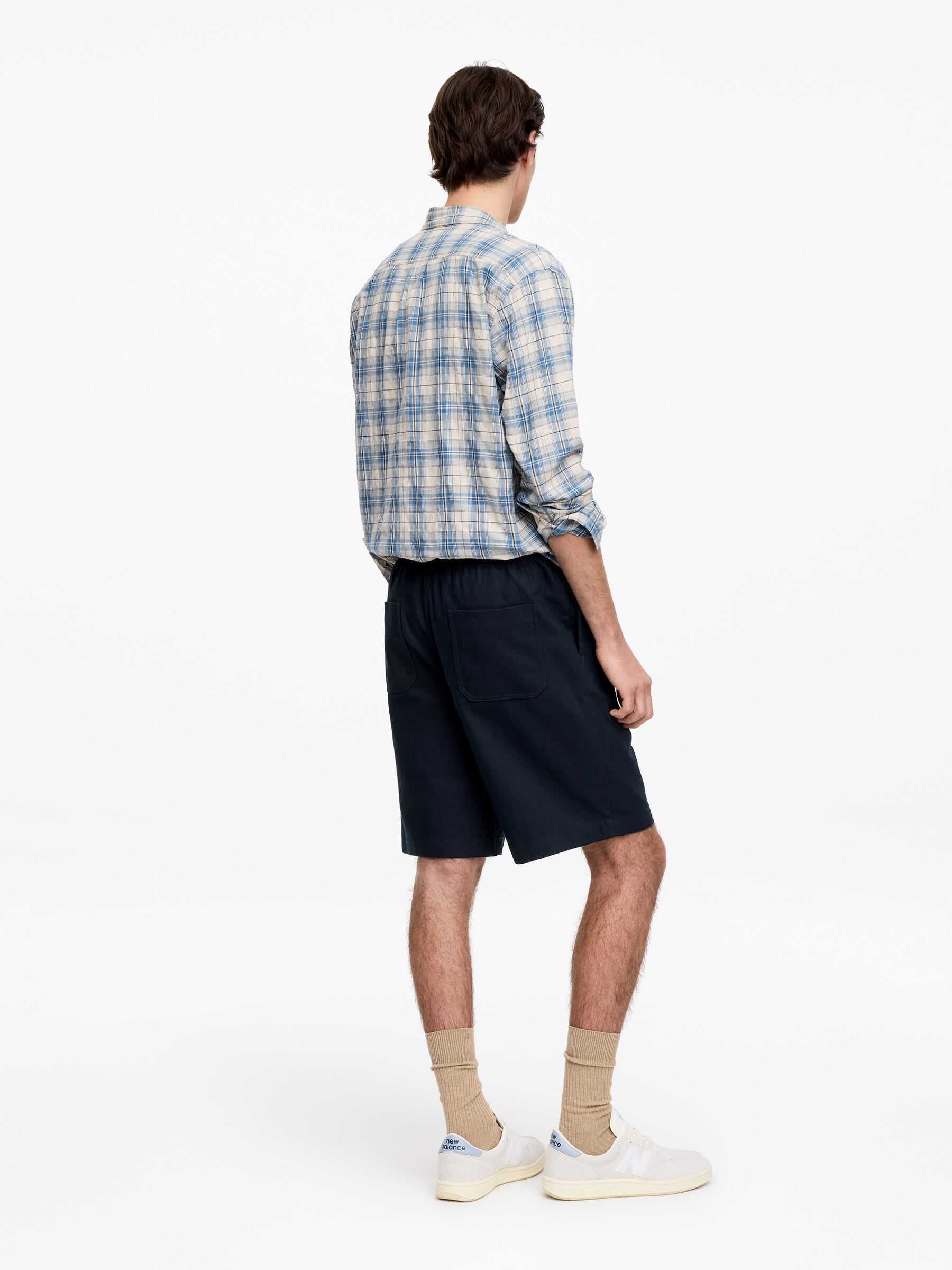 Pantalones cortos de lino y algodón relaxed fit - Azul oscuro - Corte relajado - Men - StillMedia/Lookbook - 2
