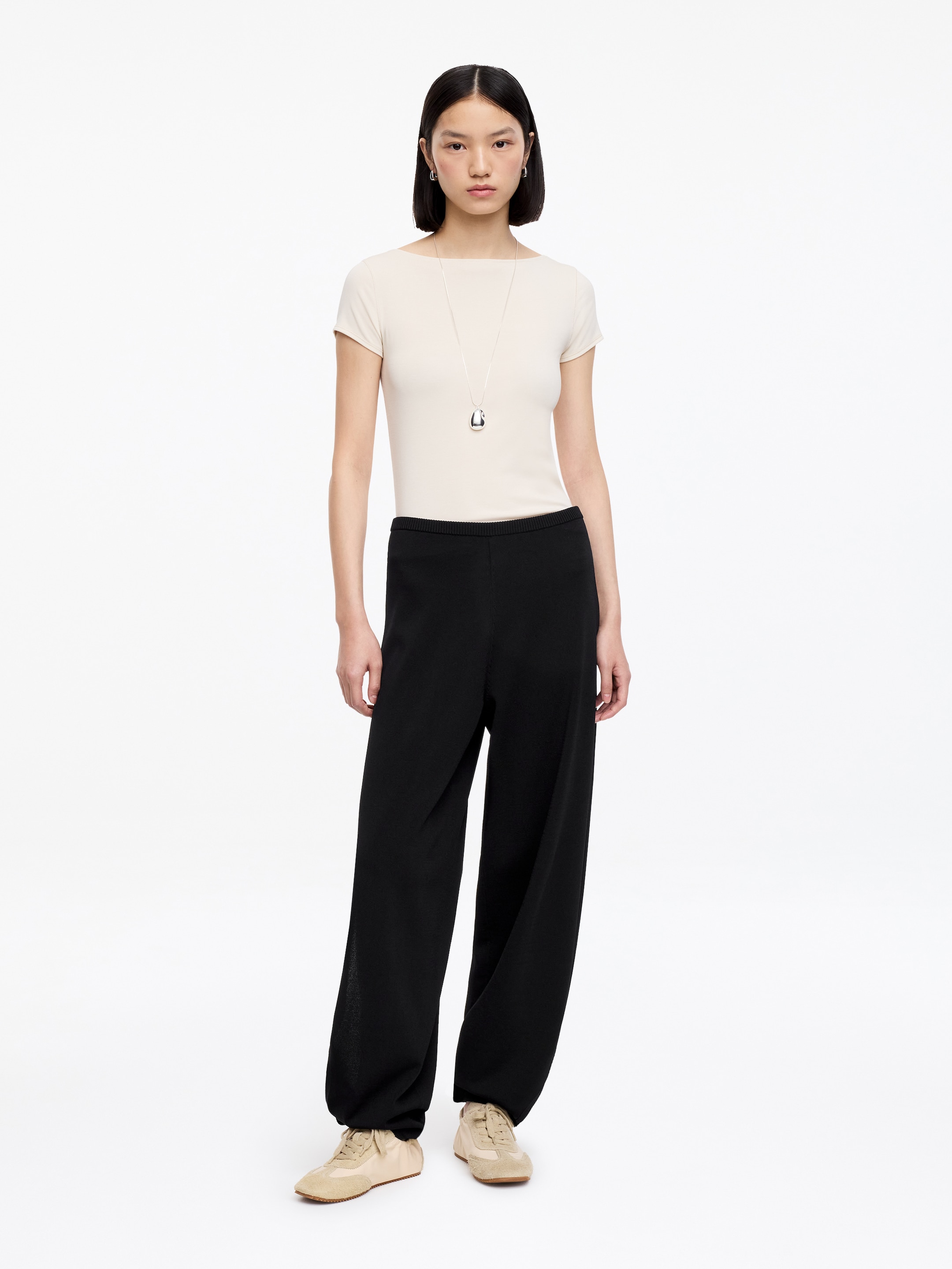 Relaxed Fine-Knit Trousers - Black - Loose fit - Women - StillMedia/Lookbook - 2