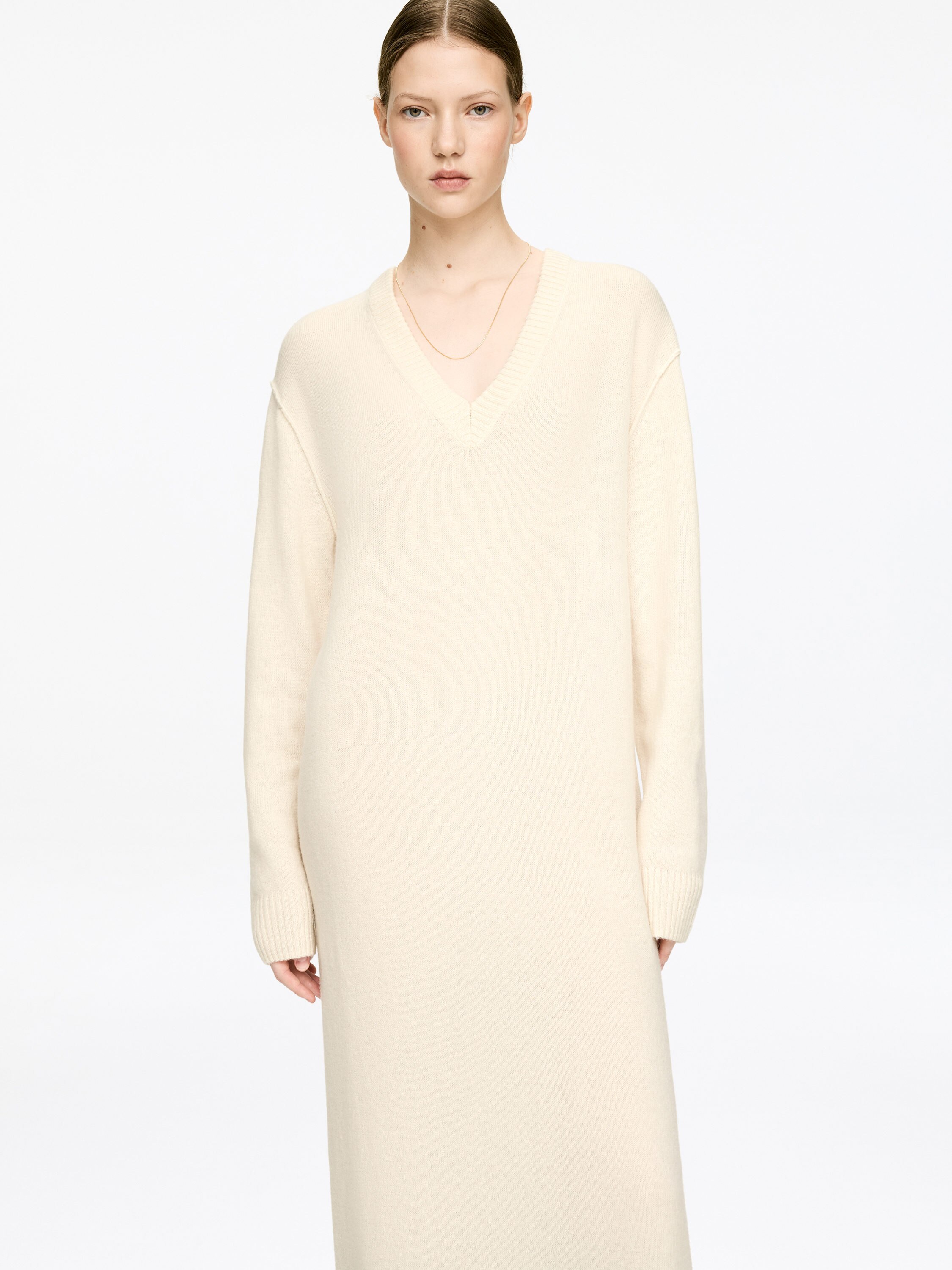 V-Neck Wool Dress - Off White - Loose fit - Women - StillMedia/Lookbook - 10