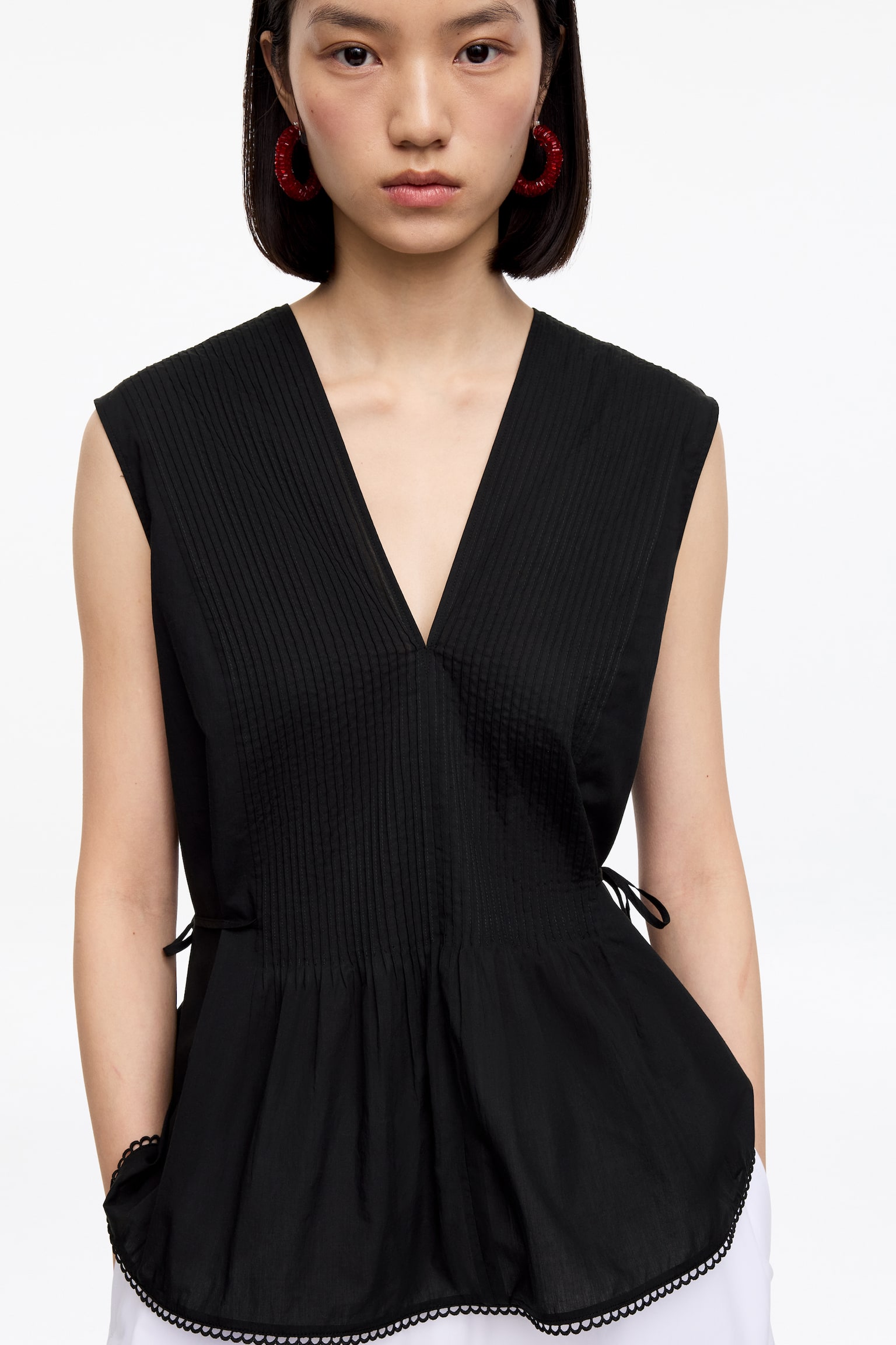 Top z zaszewkami - Czarny/Biały - 5