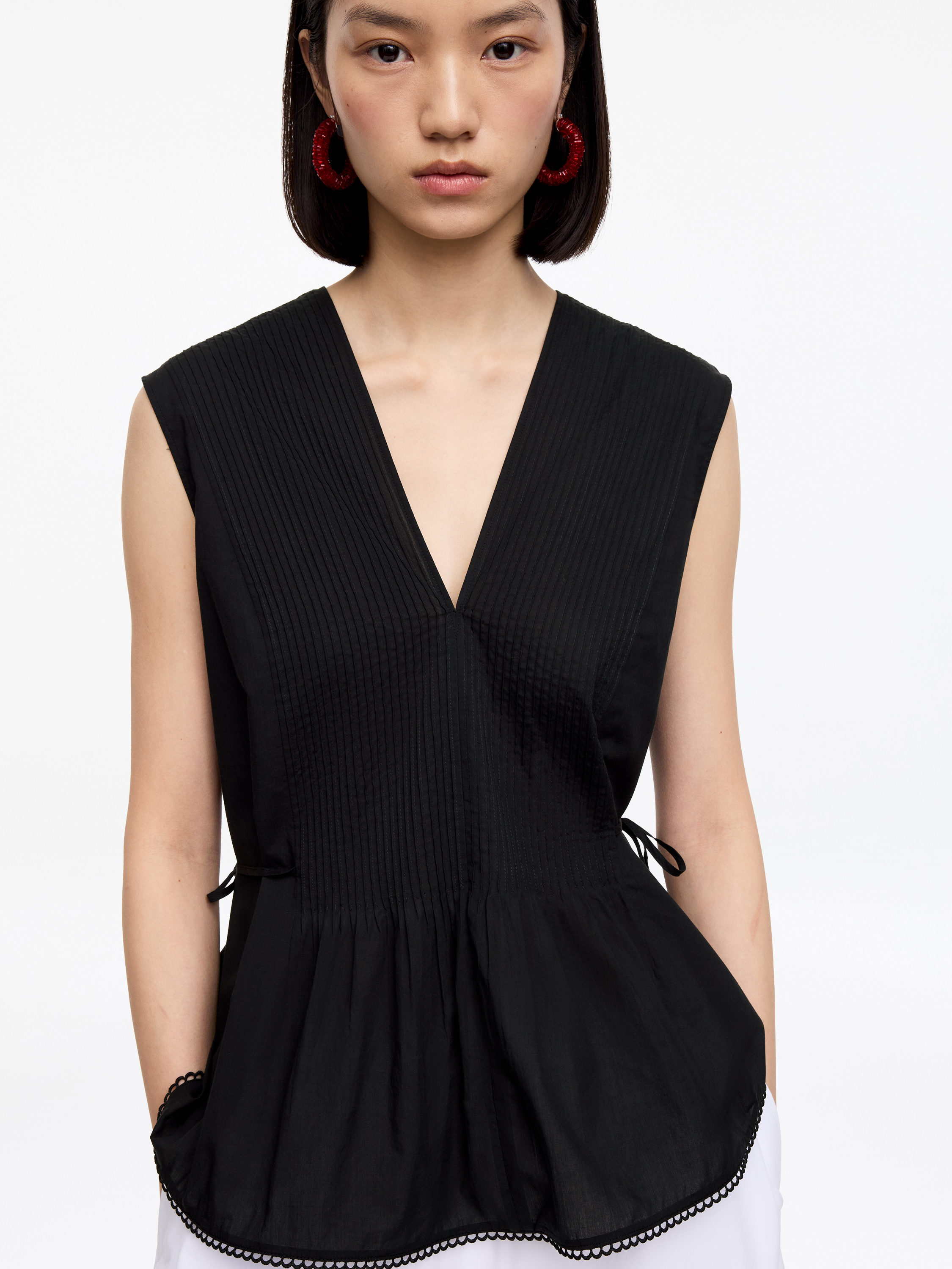 Pintuck Top – Black – Women – ARKET NL