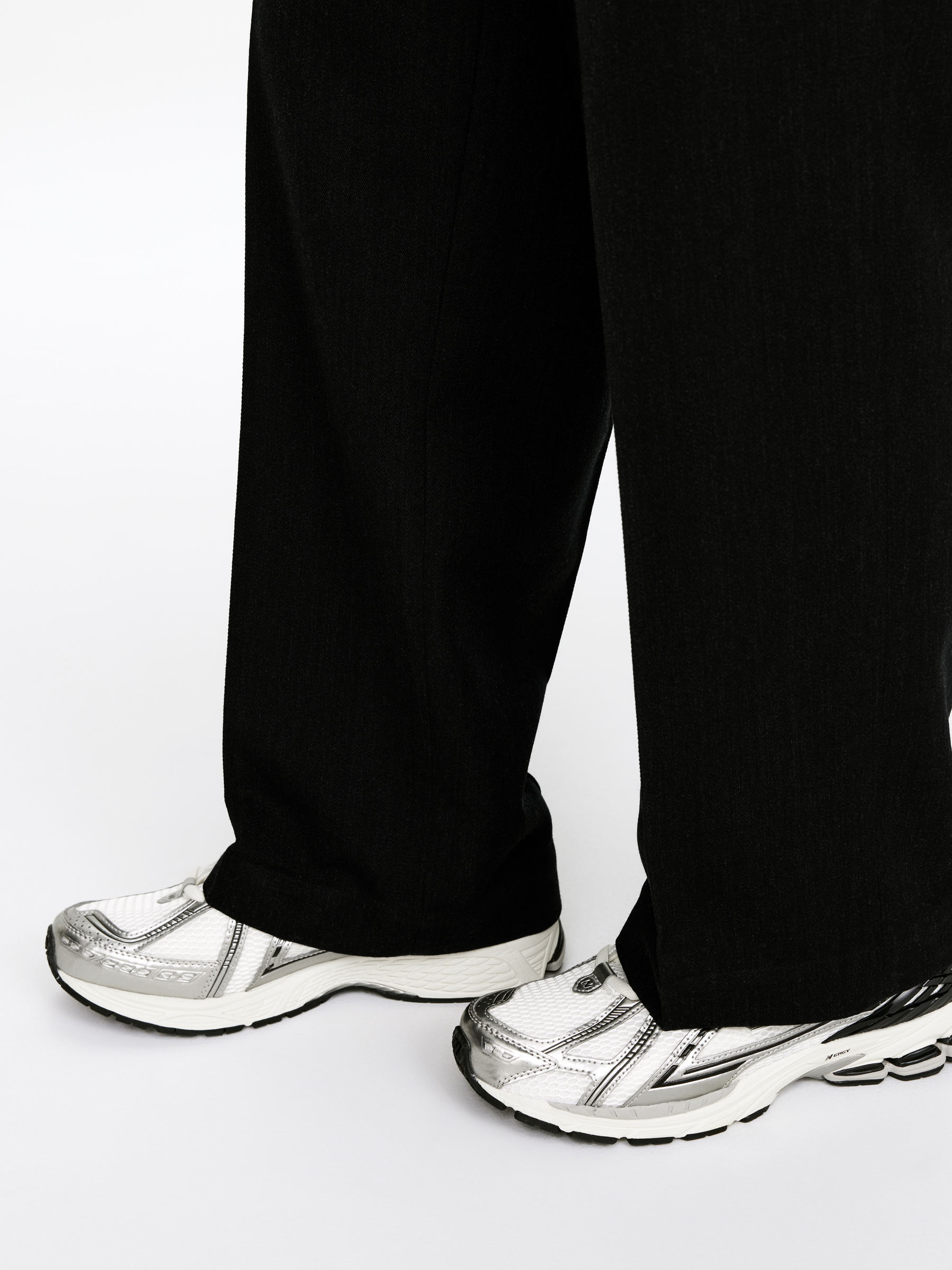 New Balance 1906R Trainers - Silver - Men - StillMedia/Lookbook - 8