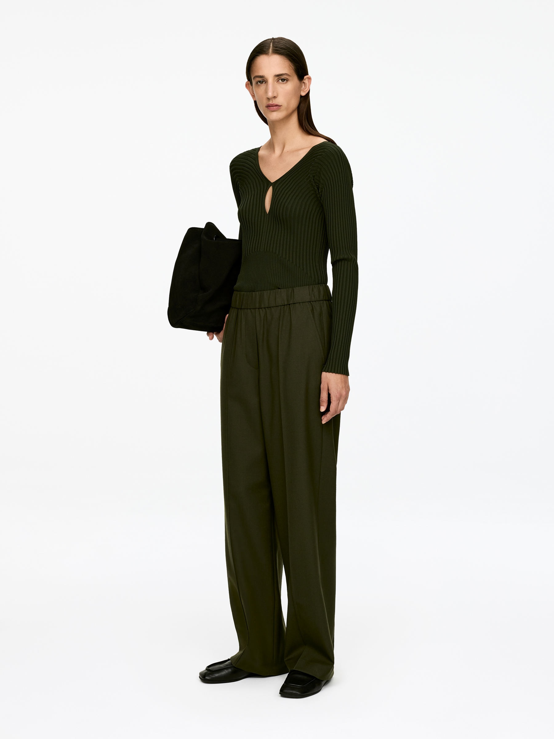 Elastic Waist Tailored Trousers - Dark Green - Relaxed fit - Women - StillMedia/Lookbook - 5