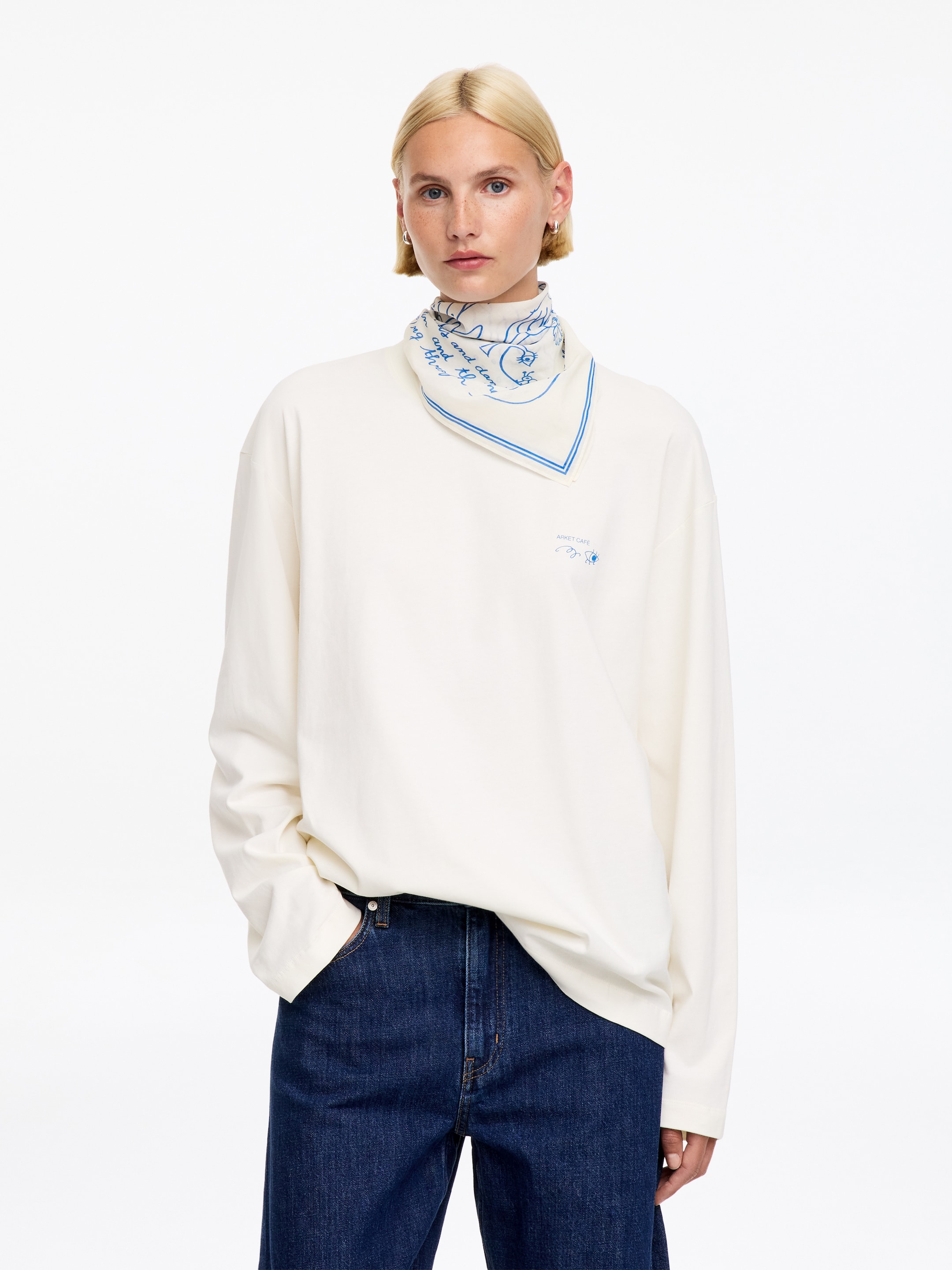 ARKET CAFÉ Bandana mit Print - Weiß/Blau - Café - StillMedia/Lookbook - 8
