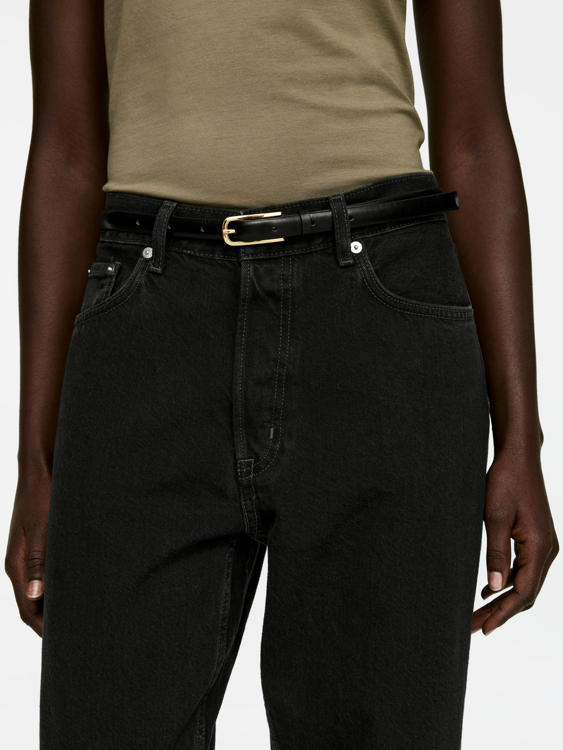 SHORE Boyfriend Jeans - Black - Relaxed fit - Women - StillMedia/Lookbook - 8
