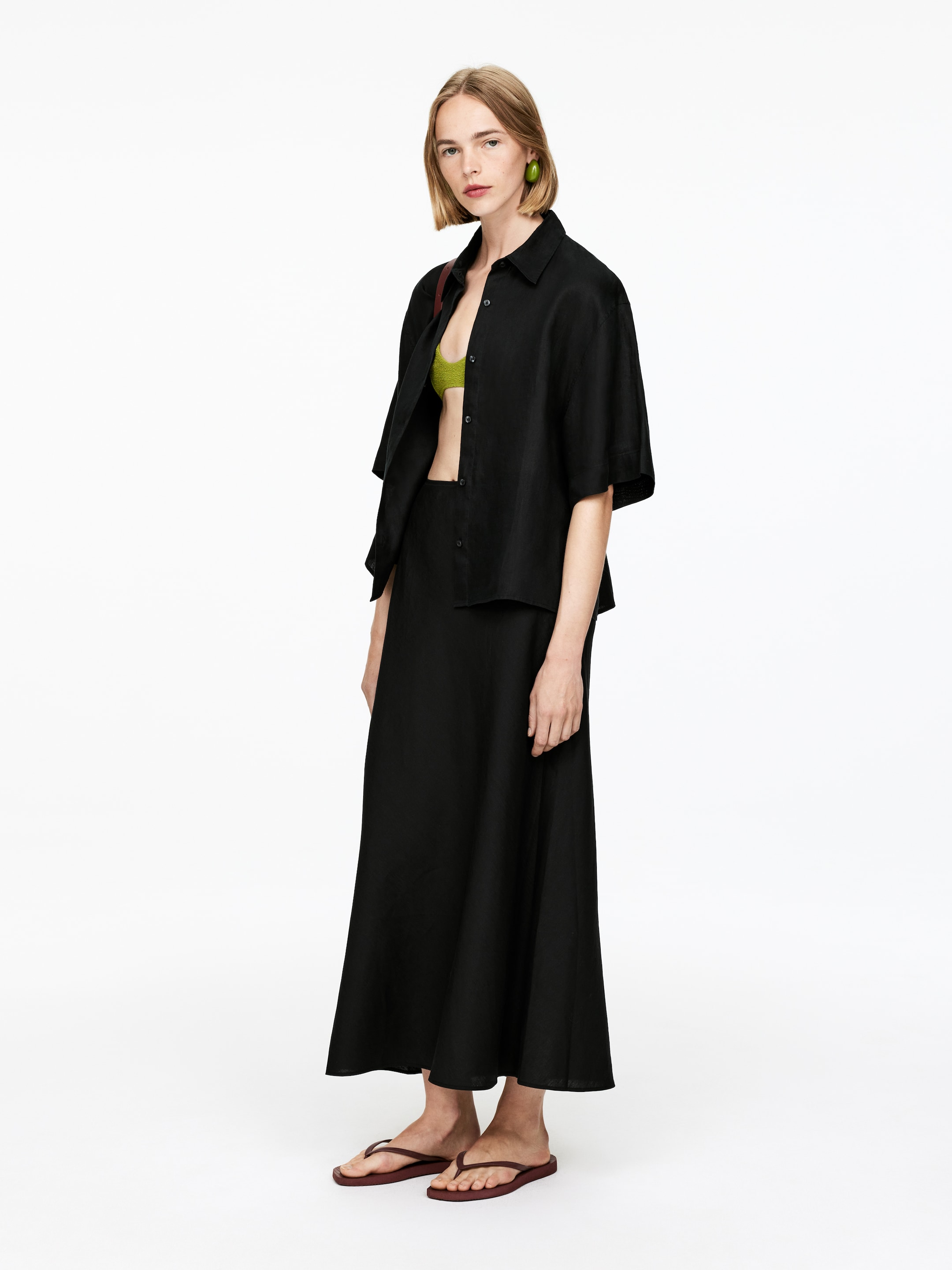 Grösseres Bild ansehen: Lockeres Leinenhemd - Schwarz - DAMEN | H&M CH 2
