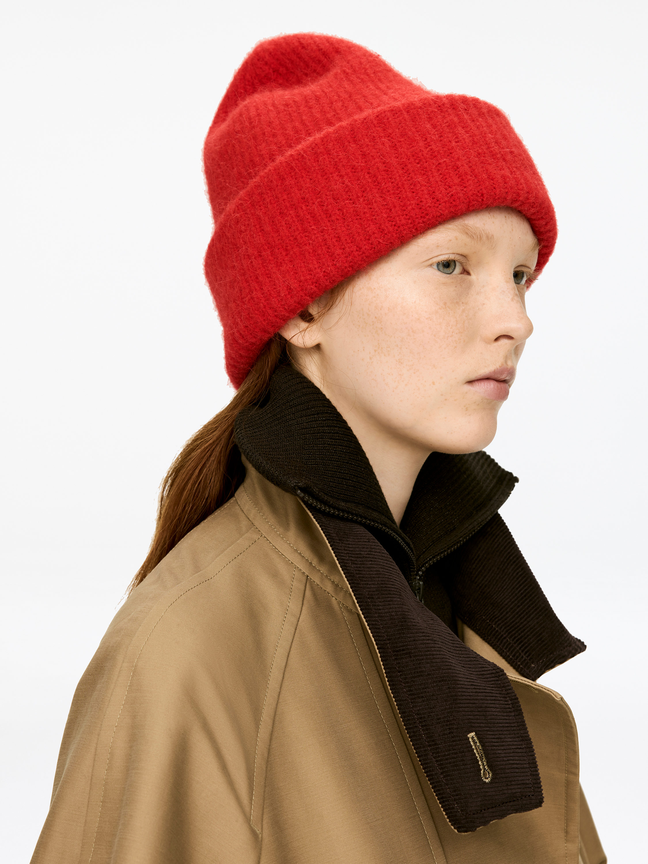 Alpaca-Merino Blend Beanie - Red - Women - StillMedia/Lookbook - 3