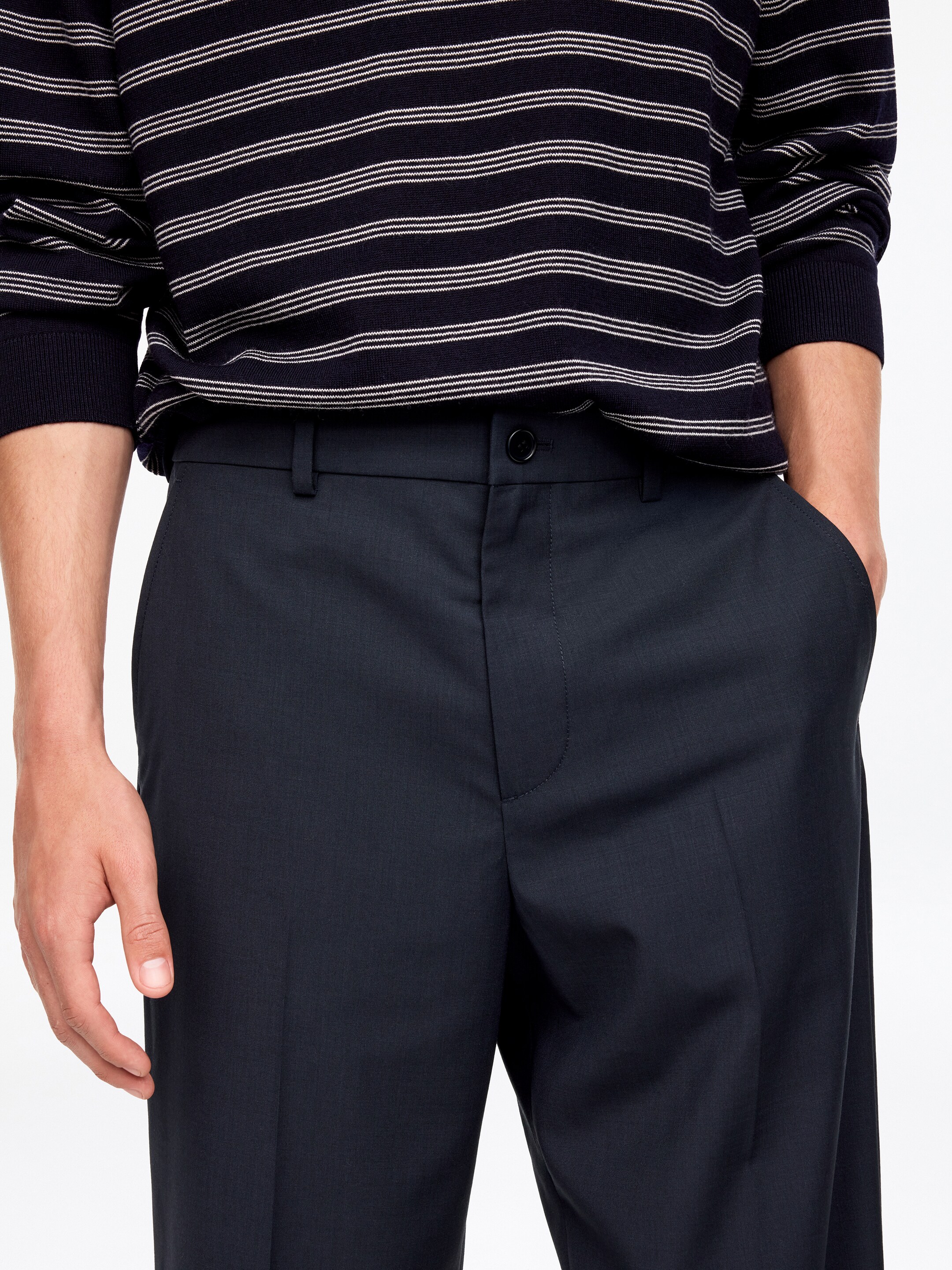 Relaxed Lightweight Wool Trousers - Dark Blue - Relaxed fit - Men - StillMedia/Lookbook - 5