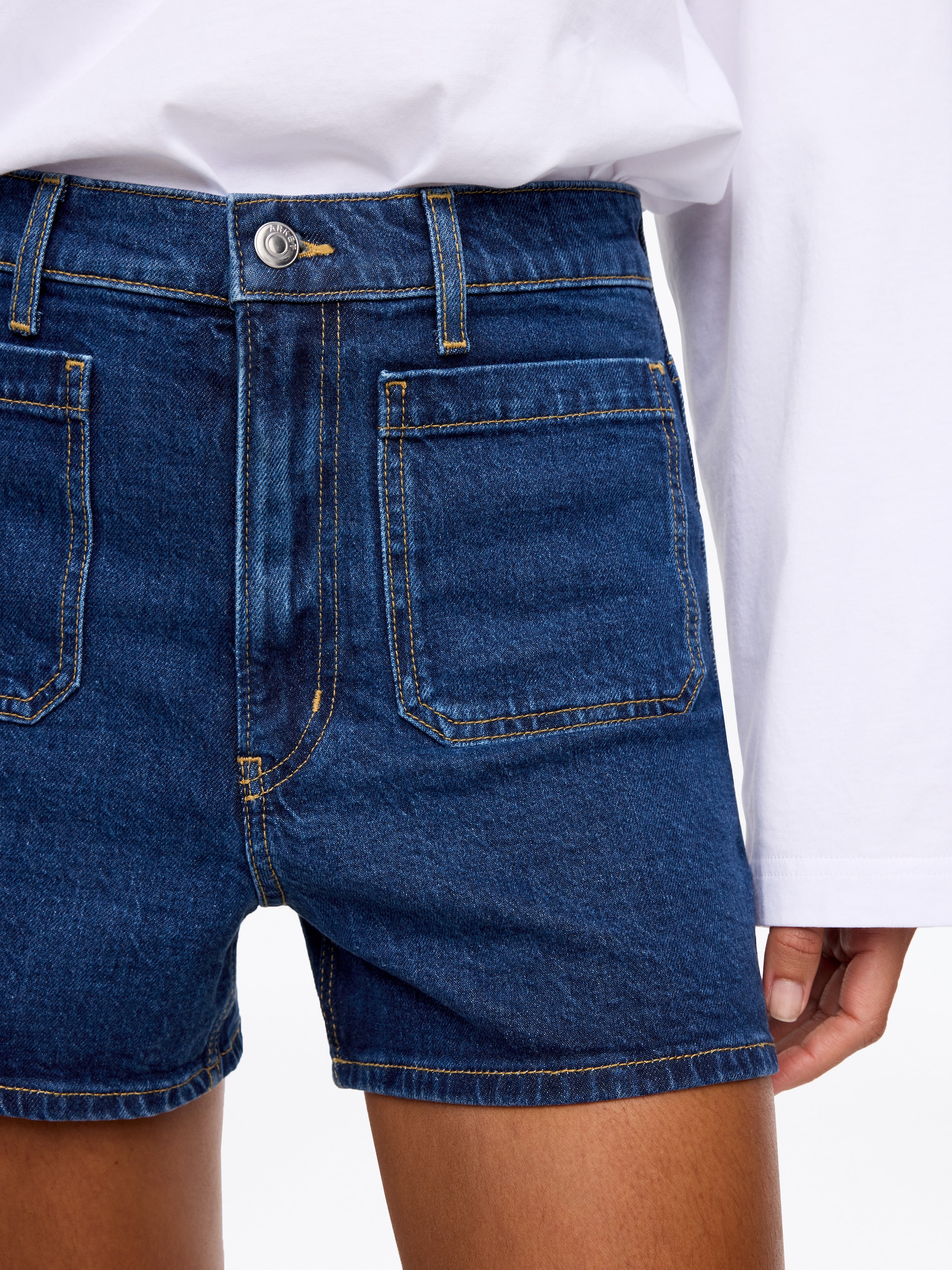 Pantalones cortos con bolsillo de parche LUPINE - Azul oscuro - Corte ajustado - Women - StillMedia/Lookbook - 8
