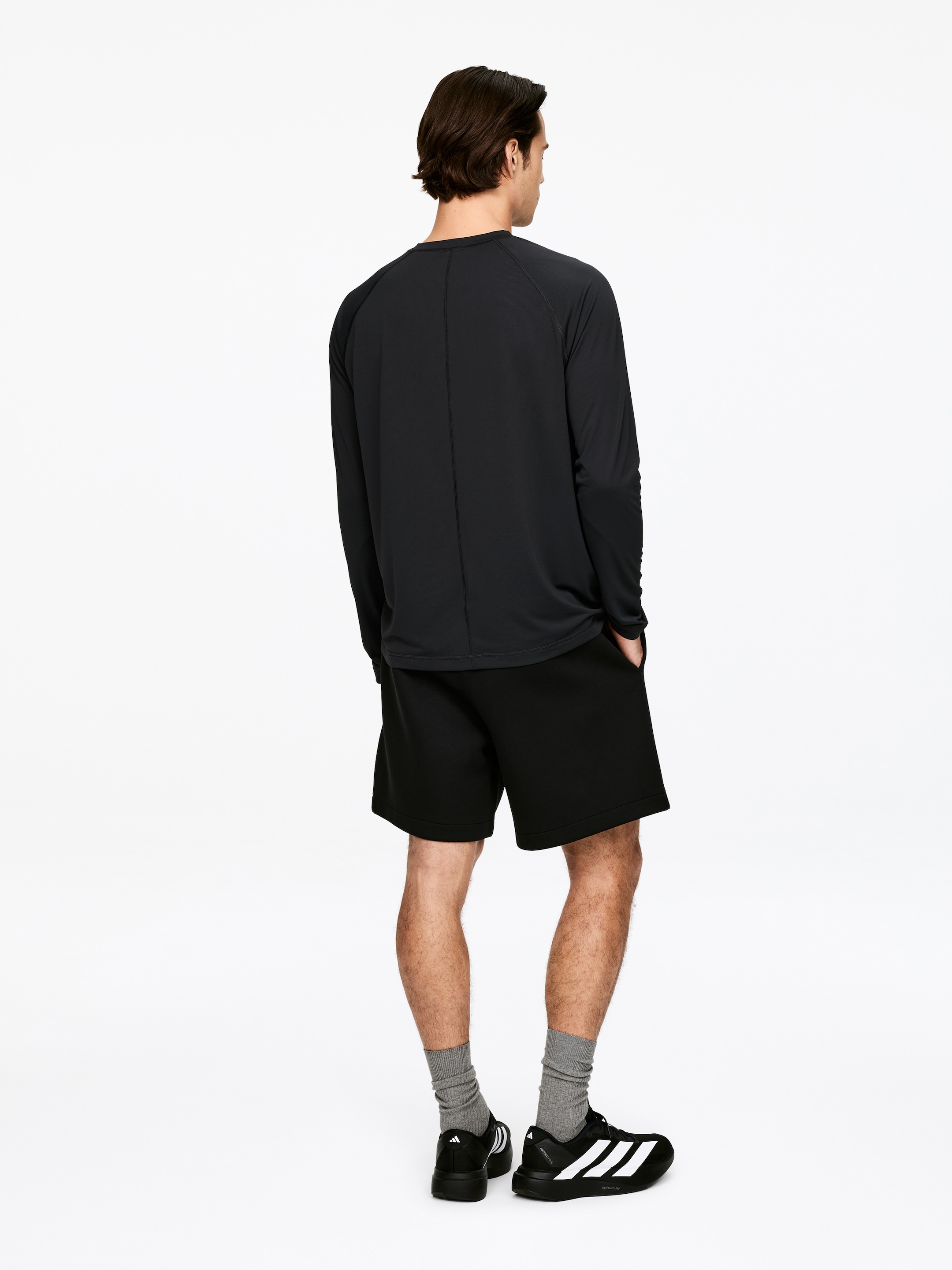 ARKET ACTIVE Long-Sleeve Top - Off Black - Regular fit - Men - StillMedia/Lookbook - 5