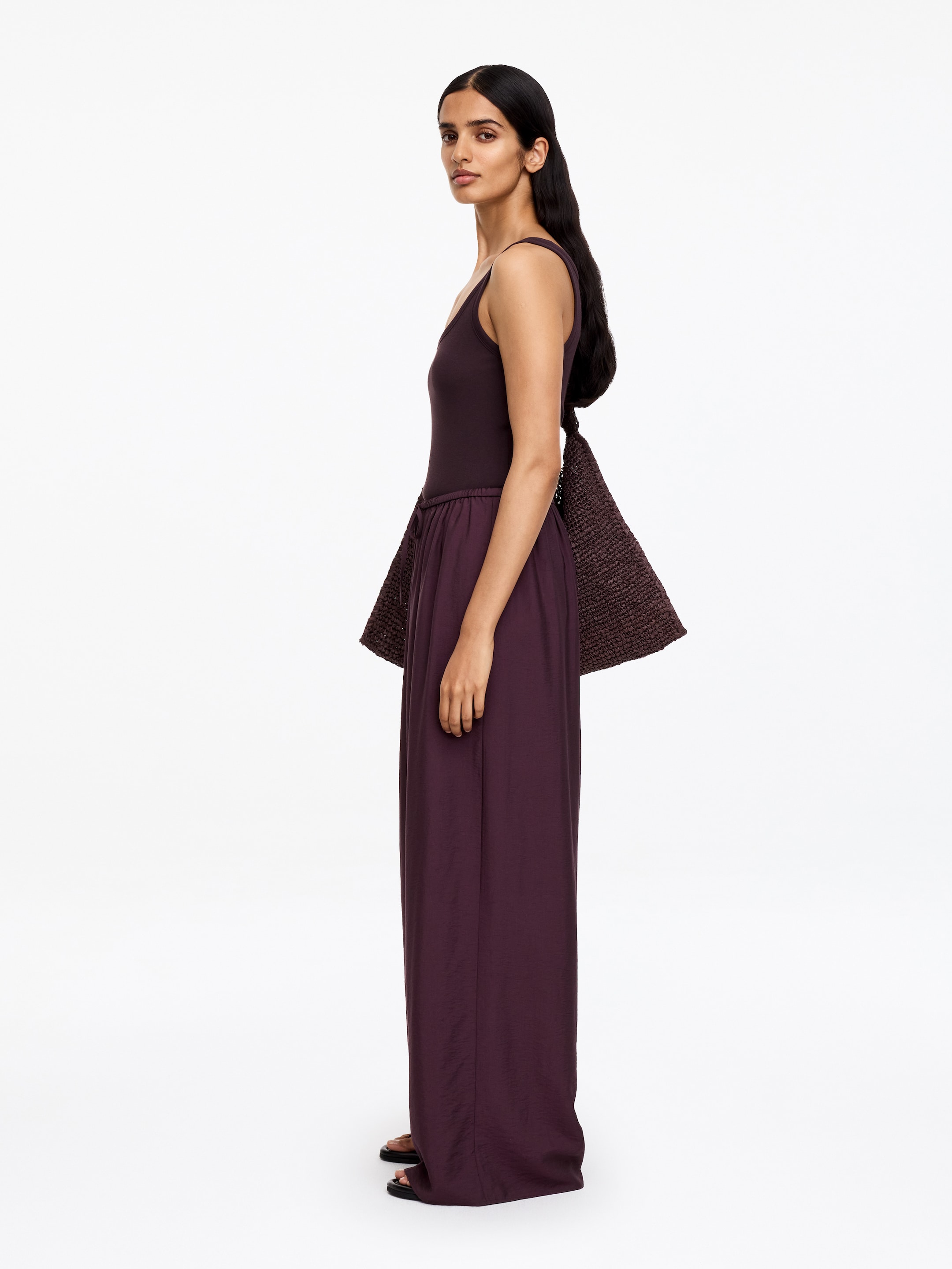 Wide Trousers - Burgundy - Loose fit - Women - StillMedia/Lookbook - 2
