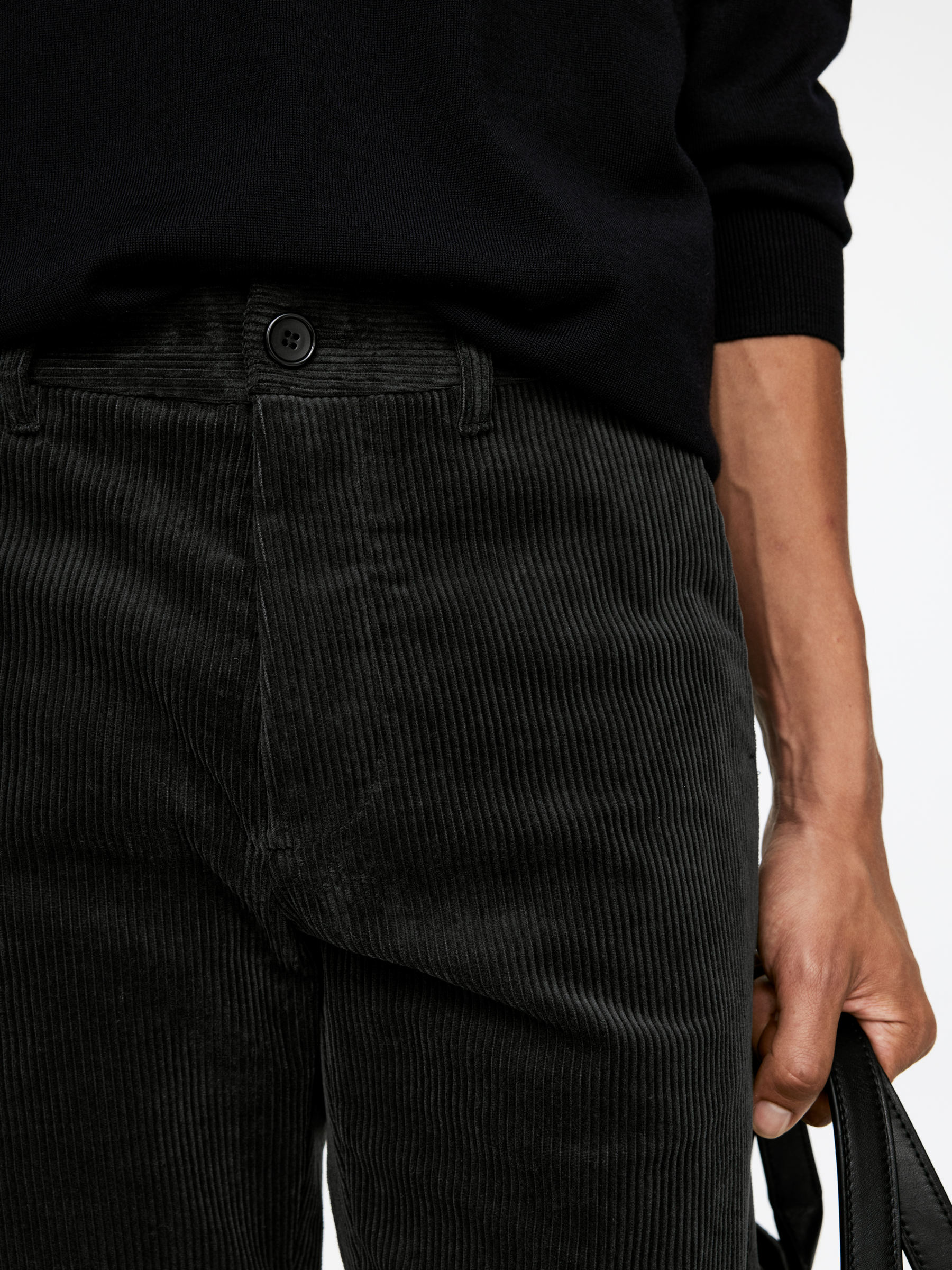 Straigh-Fit Corduroy Chinos - Black - Regular fit - Men - StillMedia/Lookbook - 4