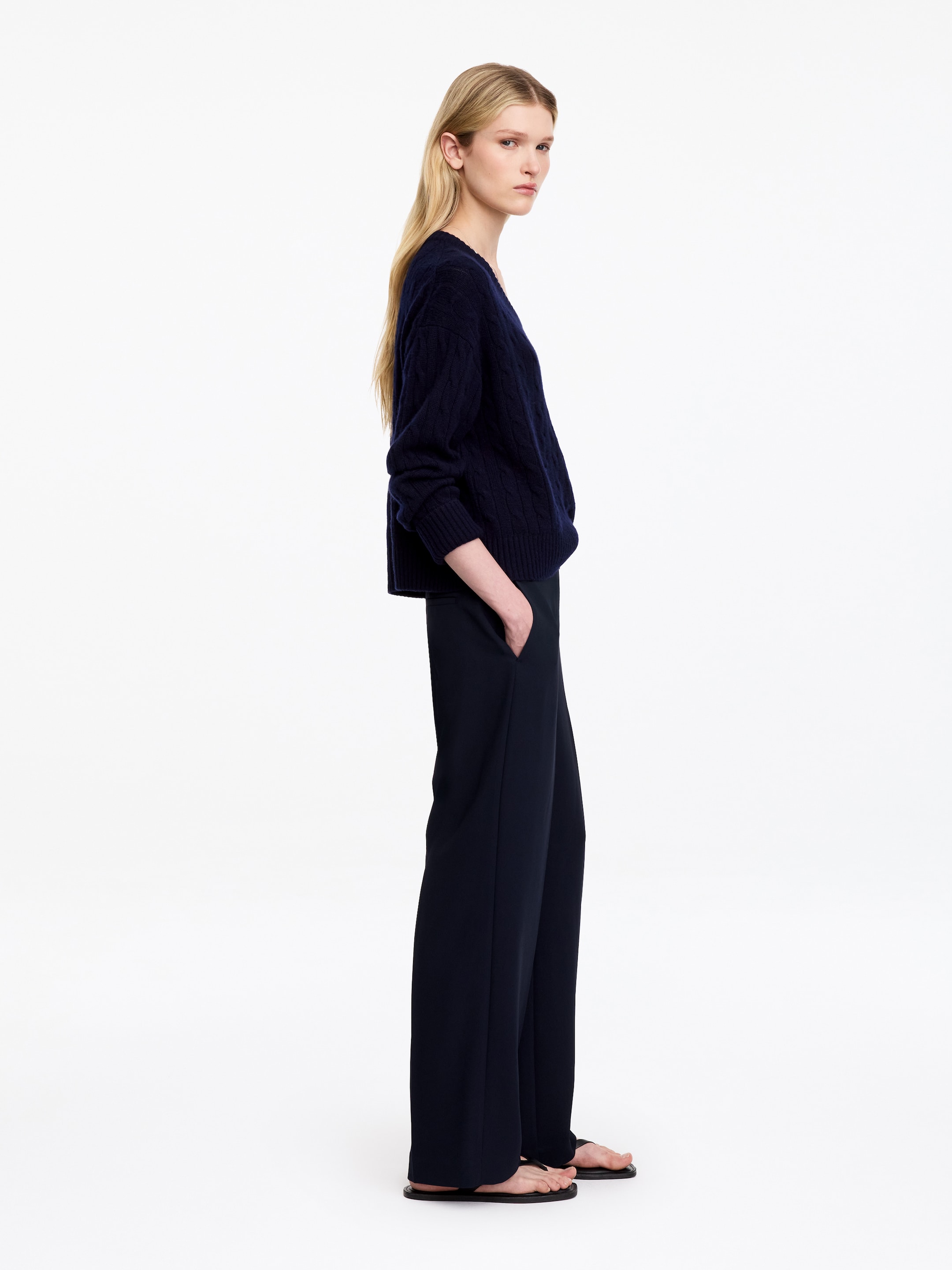 Pantaloni cropped - Blu navy - Regular fit - women - StillMedia/Lookbook - 5