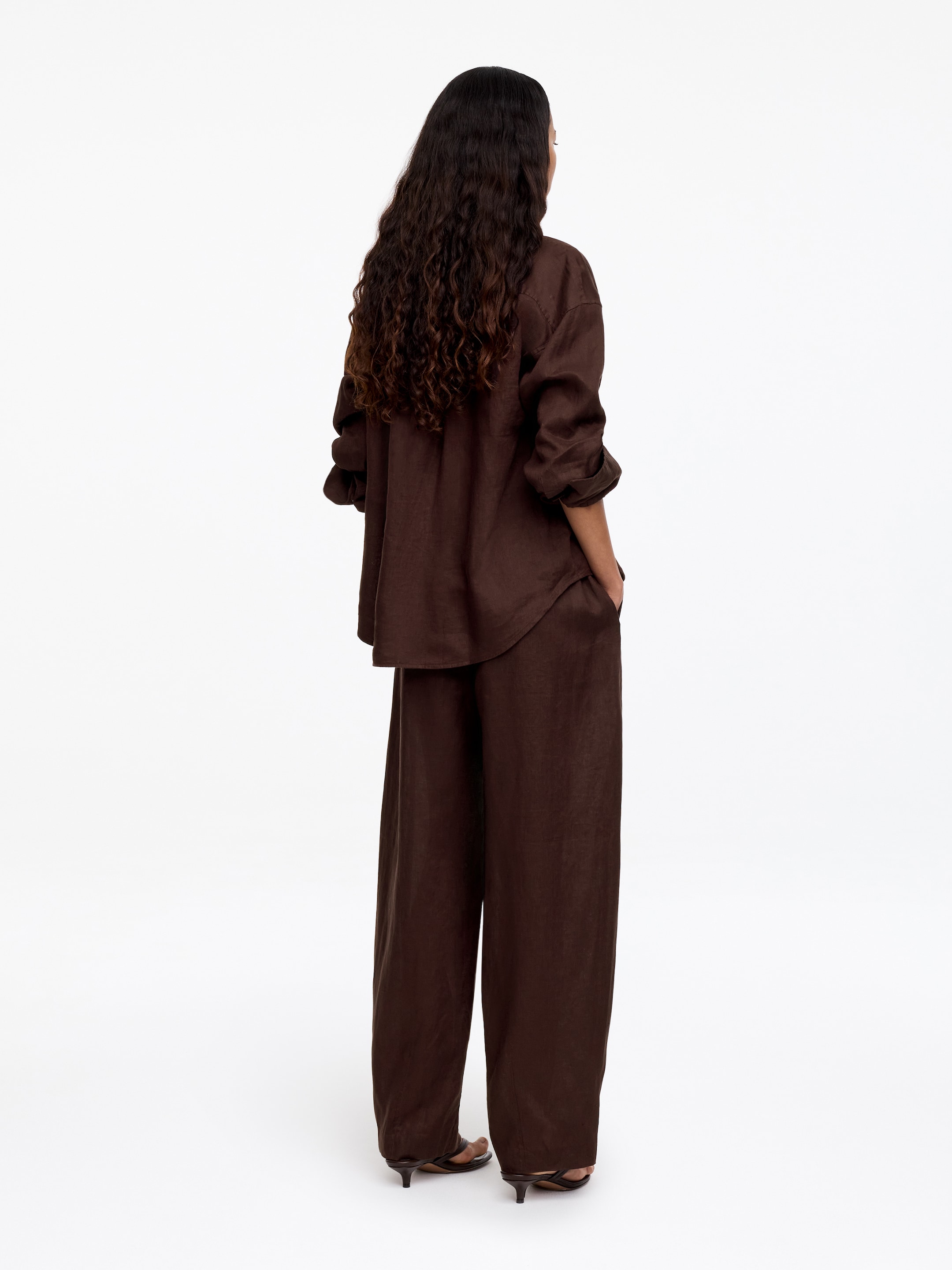 Barrel Linen Trousers - Dark Brown - Relaxed fit - Women - StillMedia/Lookbook - 3