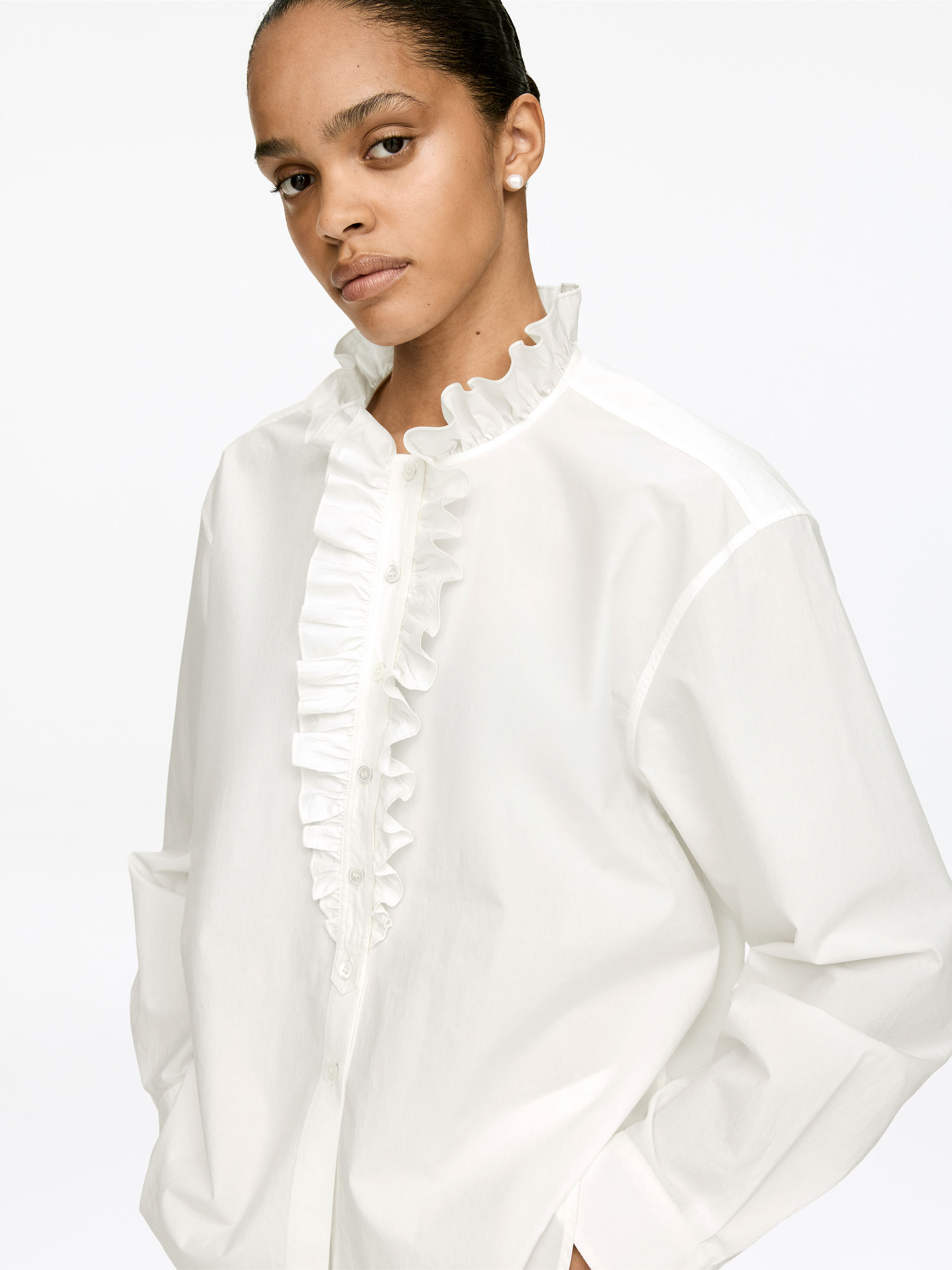 Frill Blouse - Off White - Regular fit - Women - StillMedia/Lookbook - 3