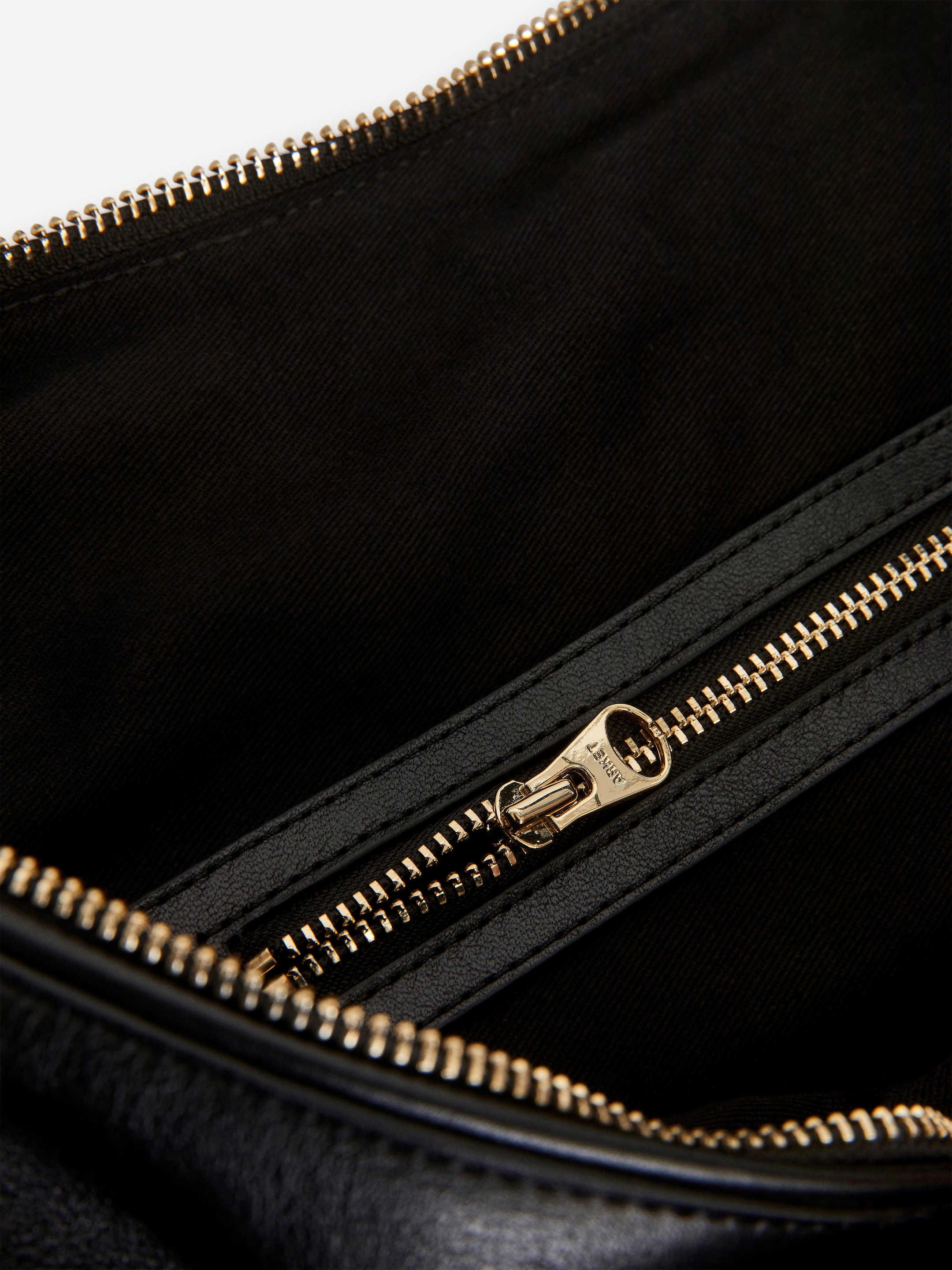 Large Leather Bucket Bag - Black - Women - StillMedia/DescriptiveDetail - 4
