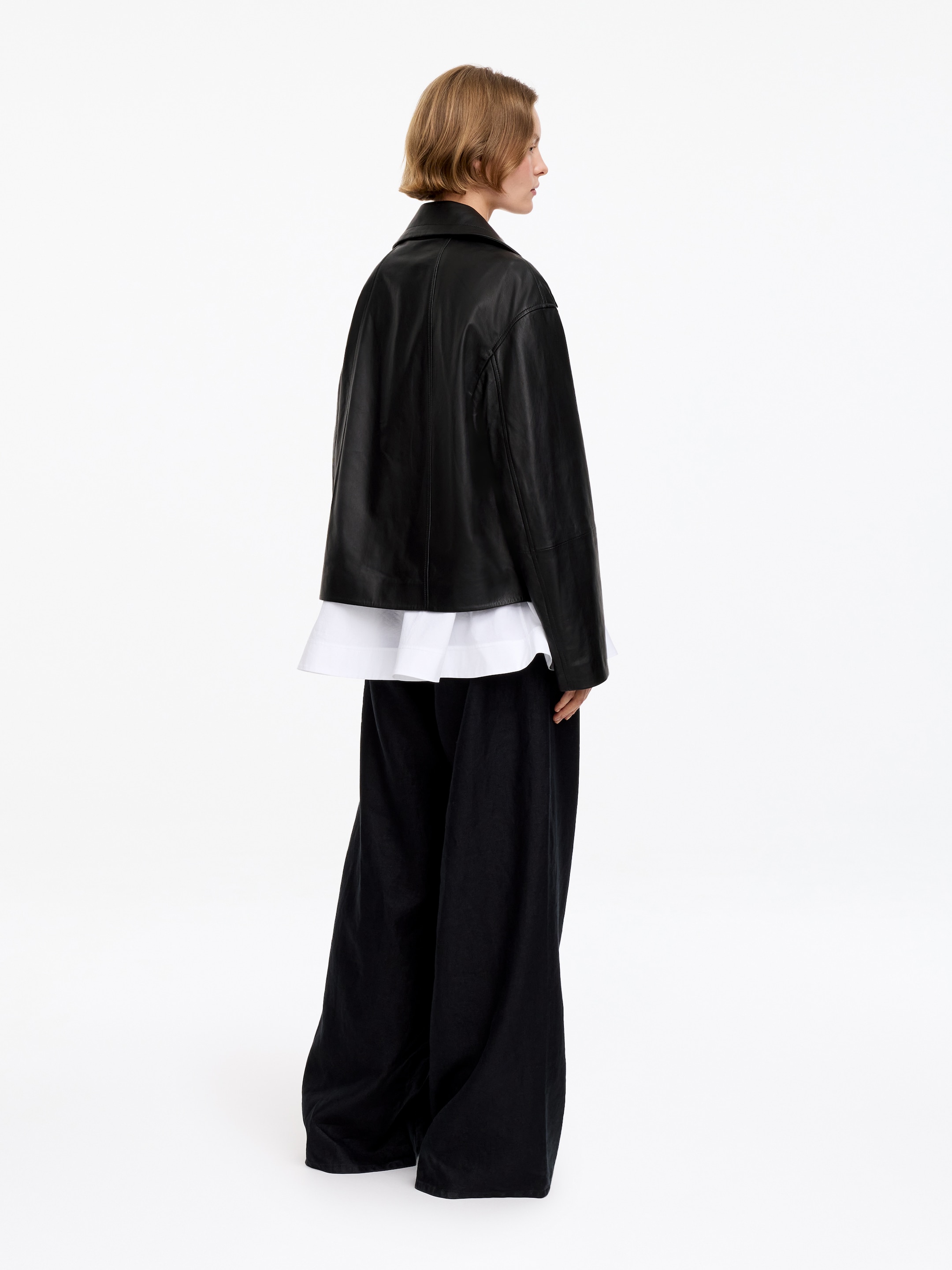 Short Leather Jacket - Black - Regular fit - Women - StillMedia/Lookbook - 2