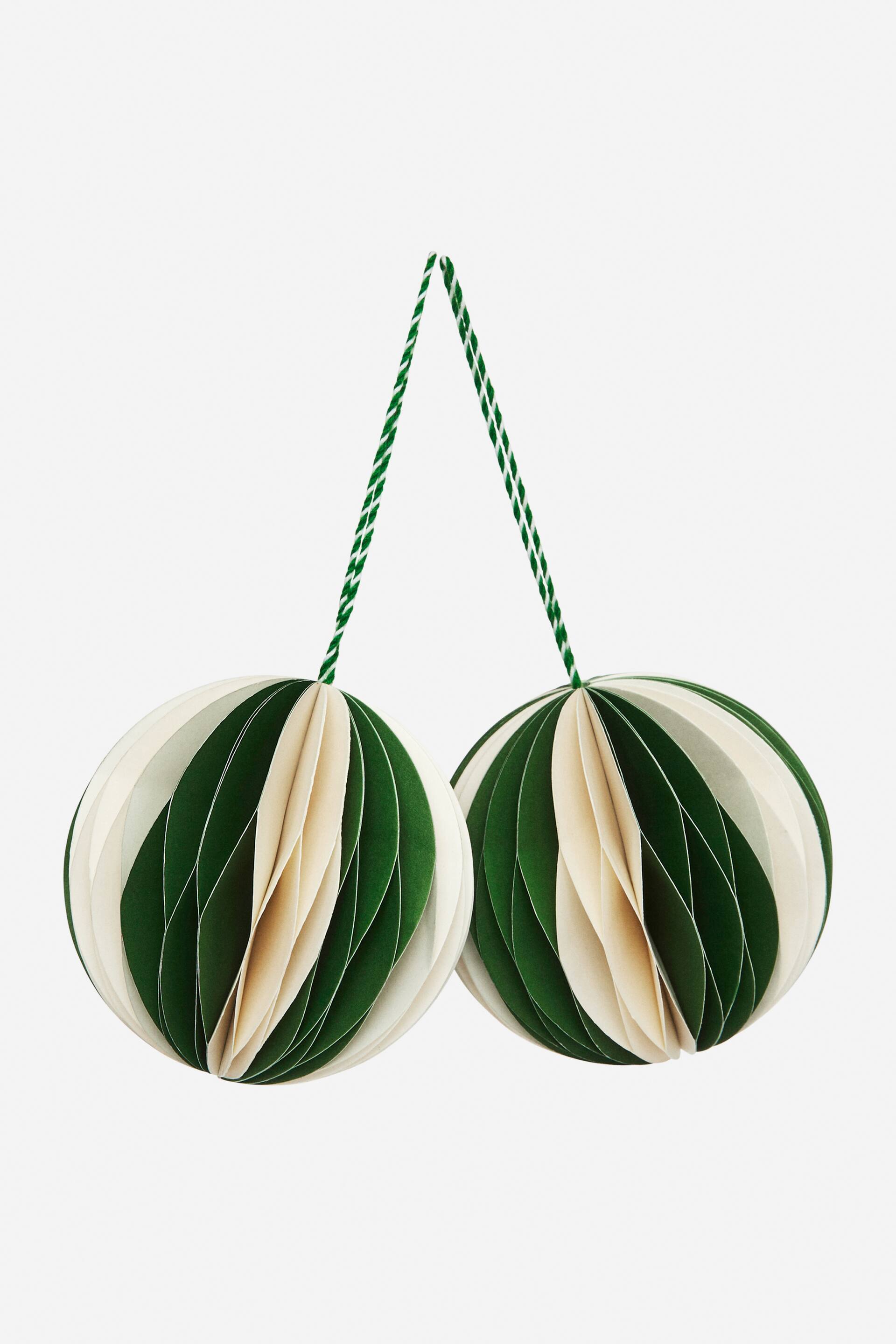 Vezi imaginea mai mare: Honeycomb Ornaments Set of 2 - Verde/Alb Fildeș - HOME | H&M RO 1