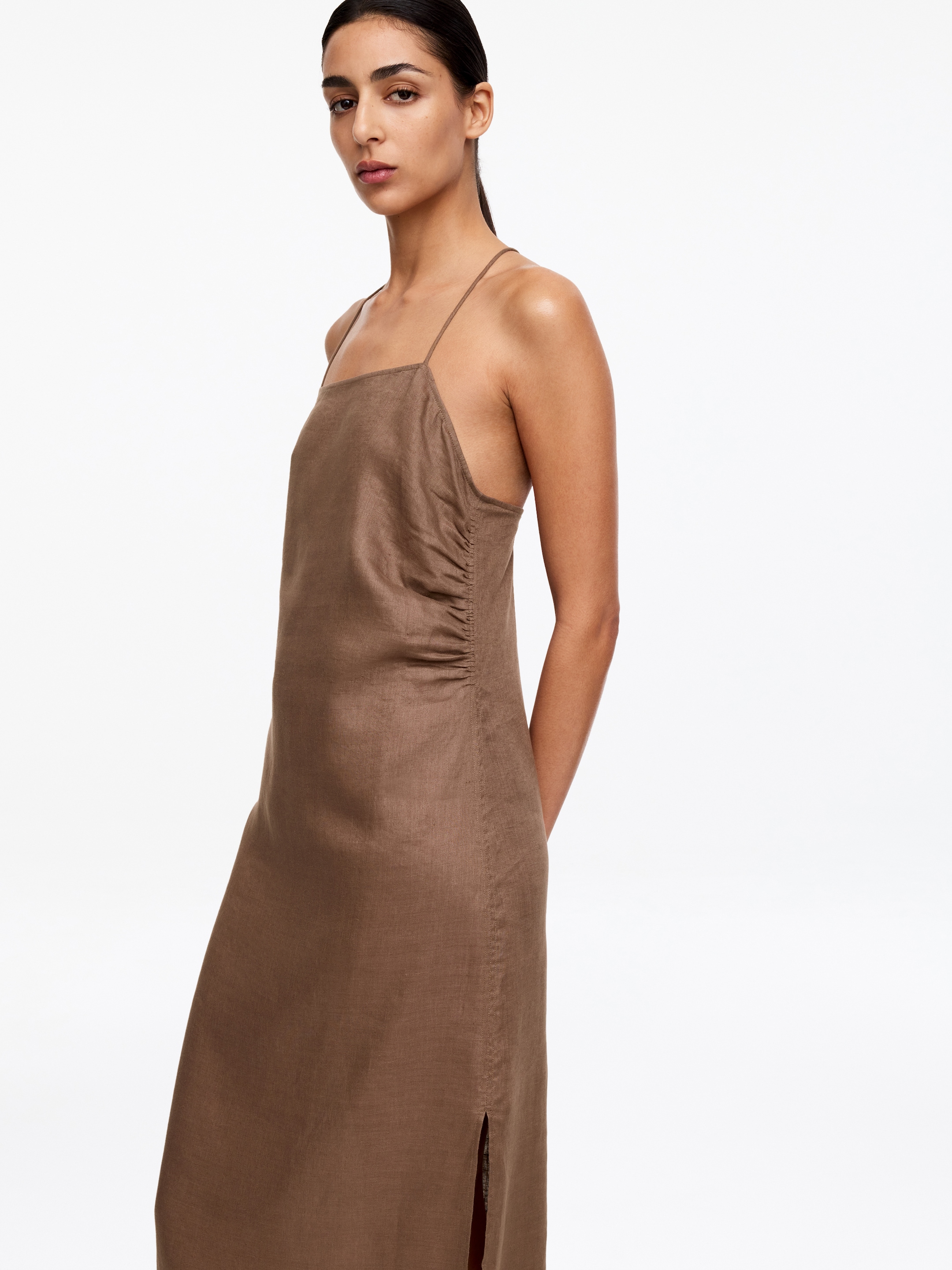 Robe mi-longue en lin - Taupe - Slim fit - Femme - StillMedia/Lookbook - 5