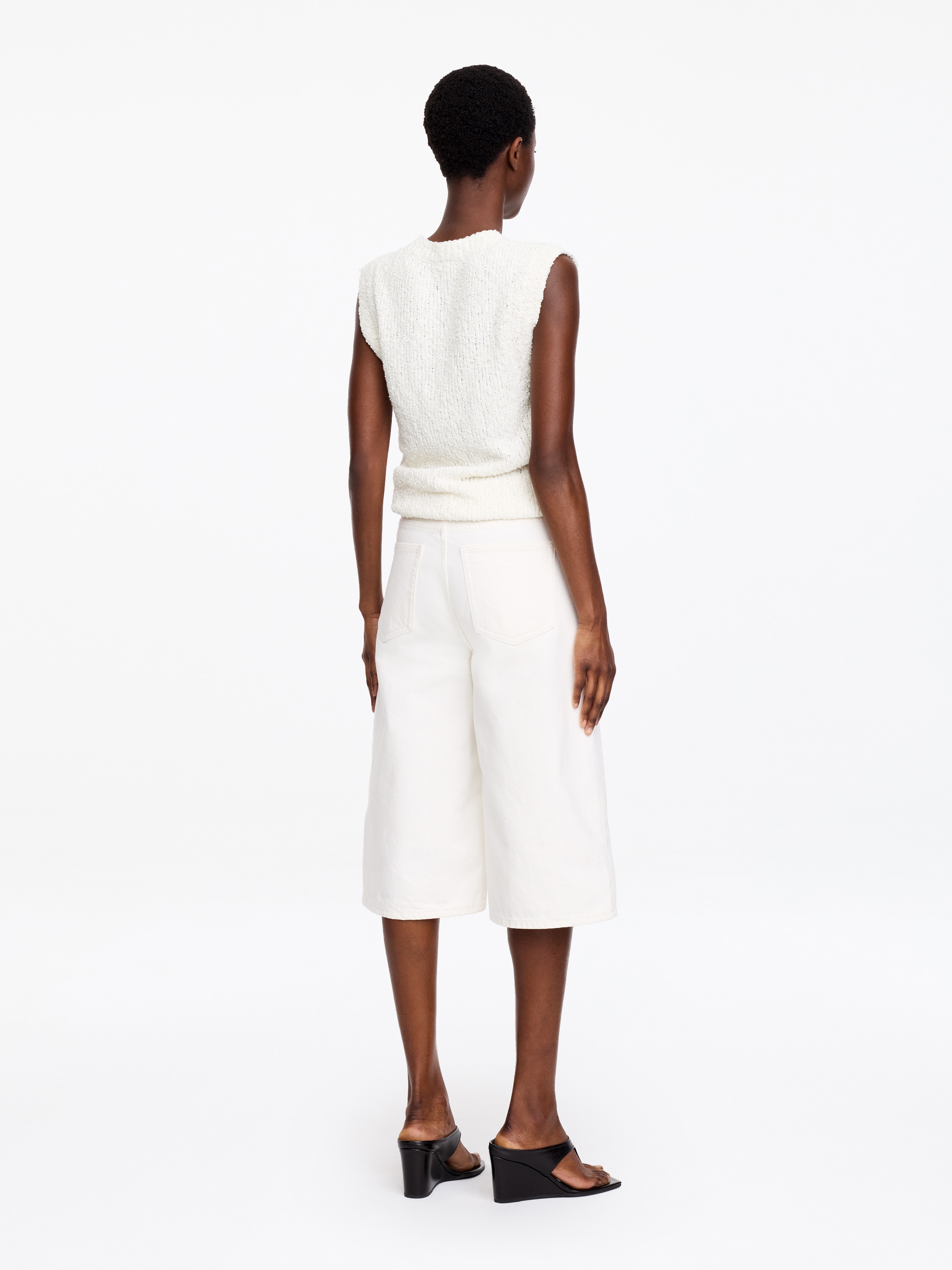 Bouclé Vest – White – Women – ARKET WW