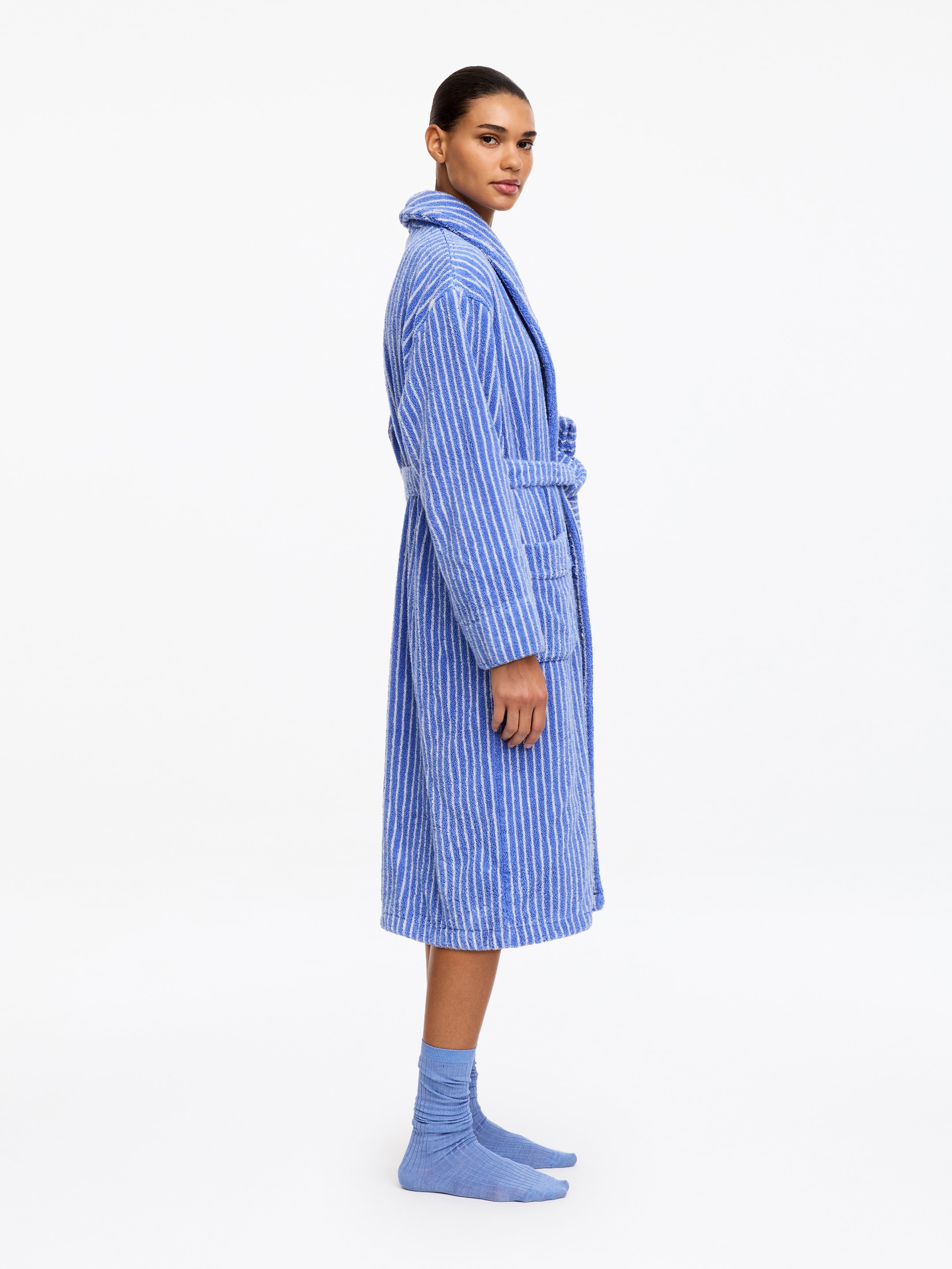 Unisex Cotton Terry Bathrobe - Blue - Women - StillMedia/Lookbook - 12