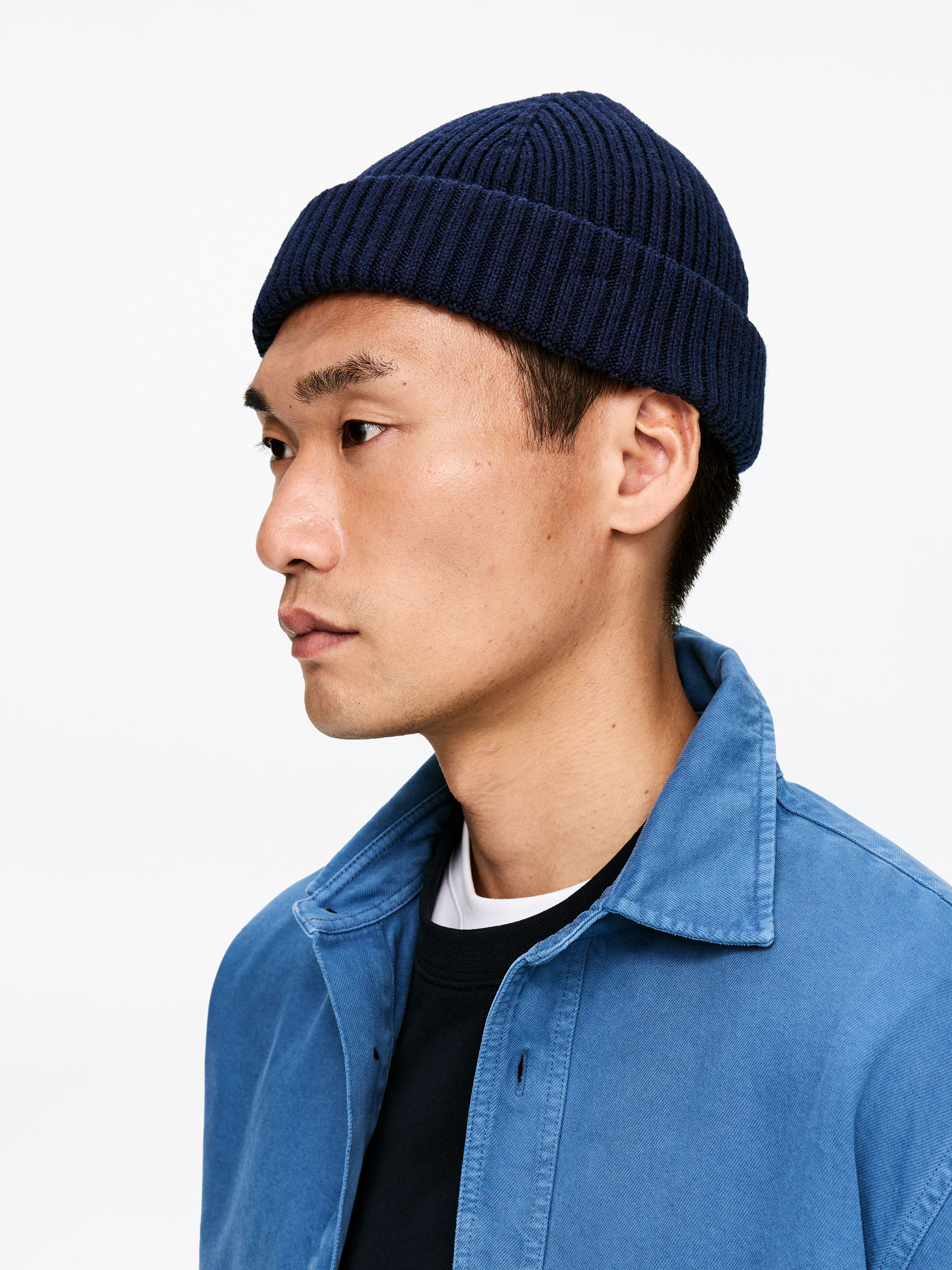 Ribbstickad mössa i ullblandning - Mörkblå - Men - StillMedia/Lookbook - 2