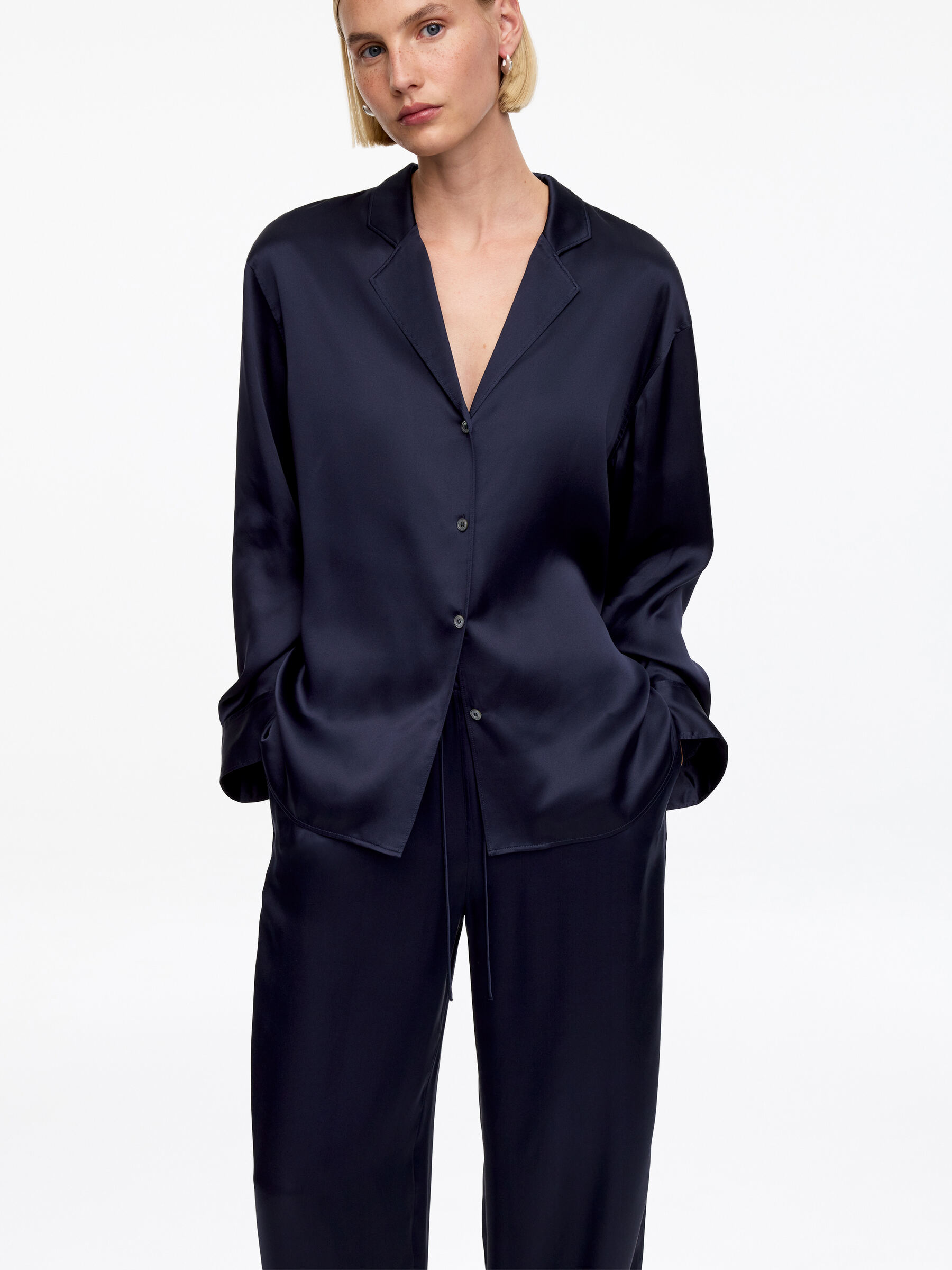 Silk Satin Shirt - Dark Blue - Regular fit - Women - StillMedia/Lookbook - 2