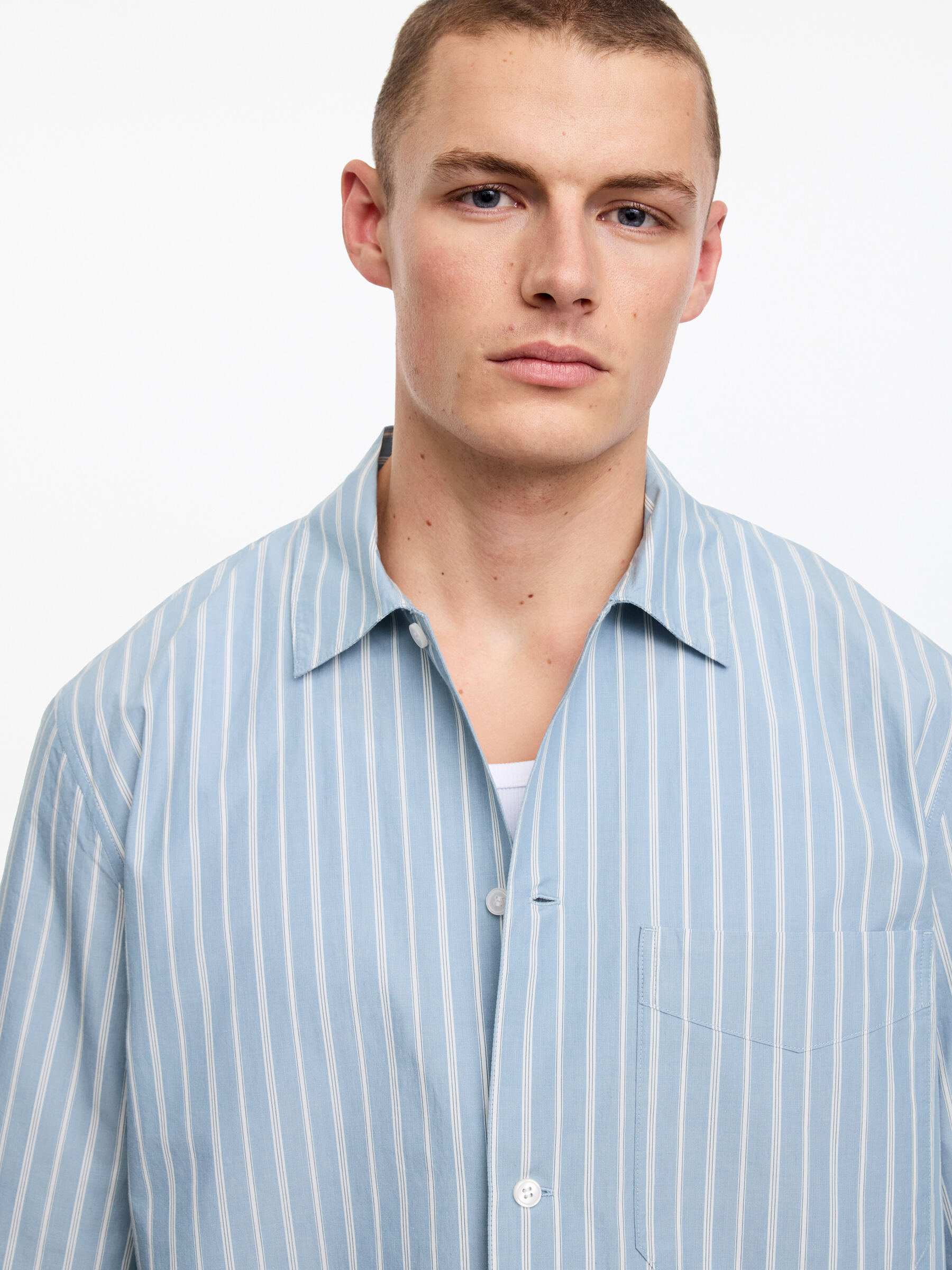 Poplin Pyjama Shirt - Dusty Blue/White - Regular fit - Men - StillMedia/Lookbook - 3
