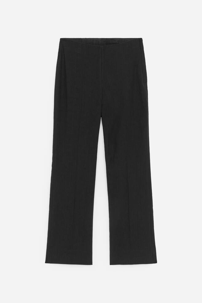 Verkürzte, ausgestellte Hose - Schwarz/Dunkelblau - 1