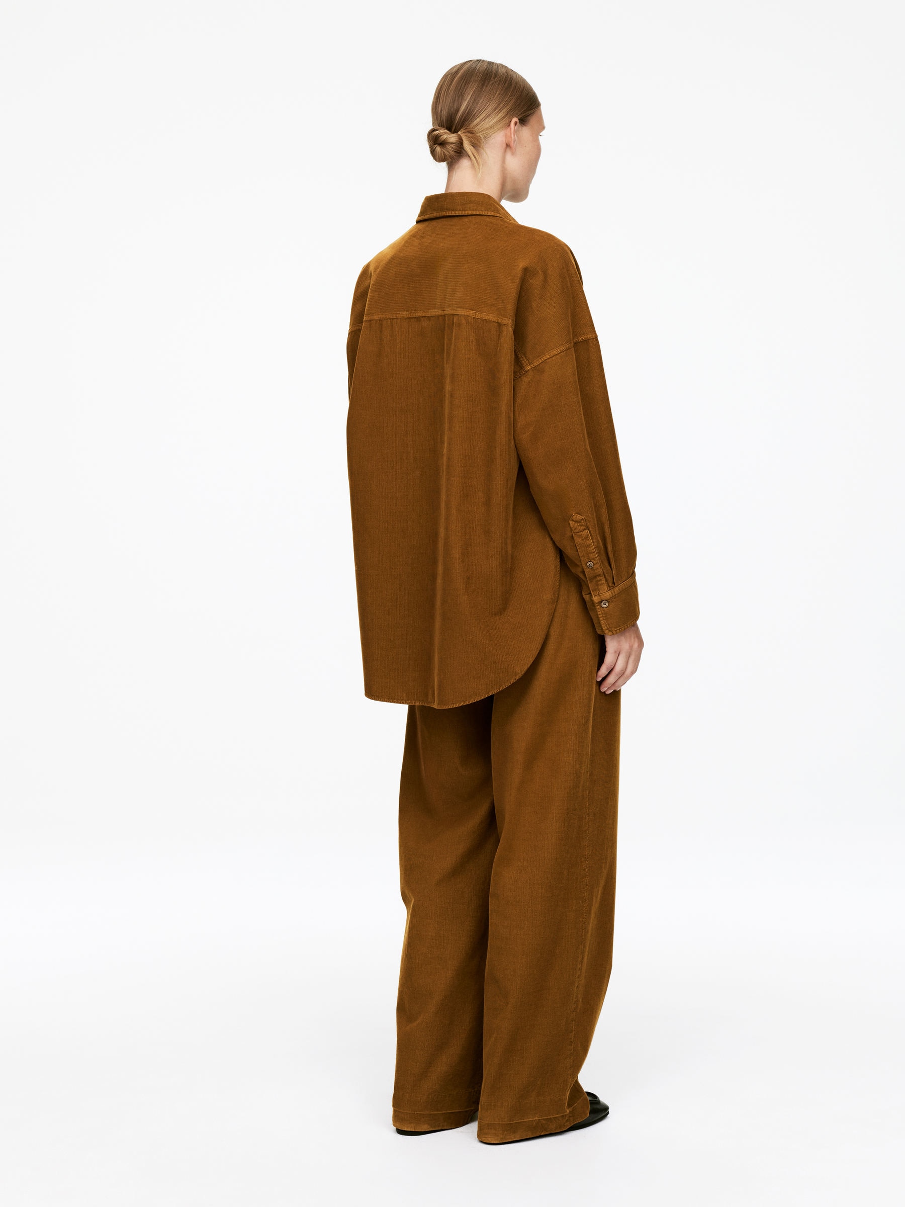 Corduroy Shirt - Dark Mustard - Oversized - Women - StillMedia/Lookbook - 5