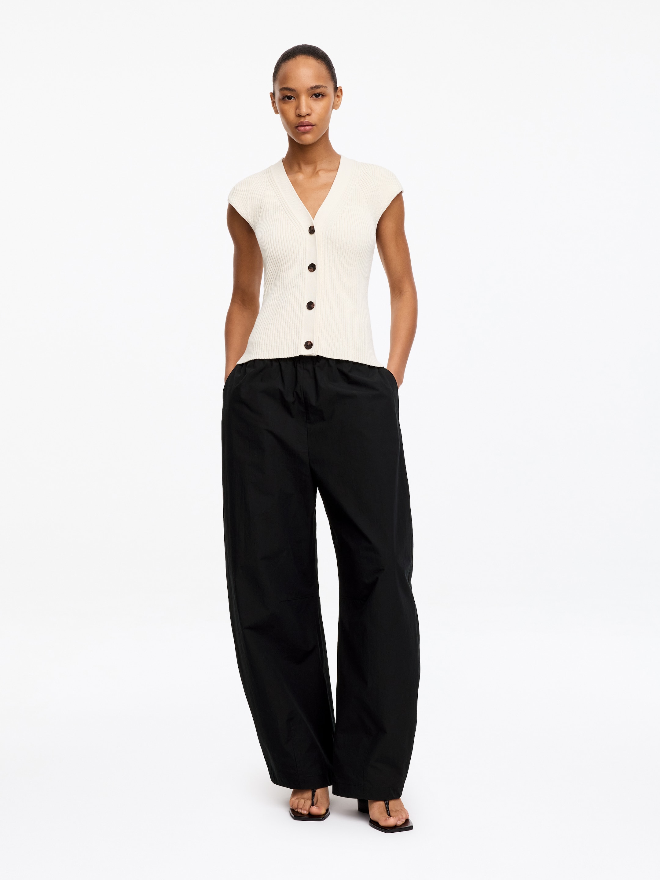 Pantalones de algodón con pernera de barril - Negro - Corte holgado - Women - StillMedia/Lookbook - 7