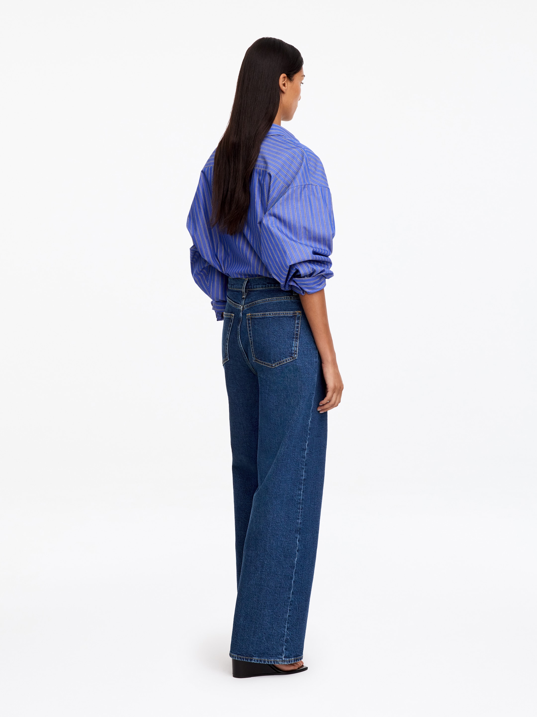 LUPINE Flared Jeans - Dark Blue - women - StillMedia/Lookbook - 23