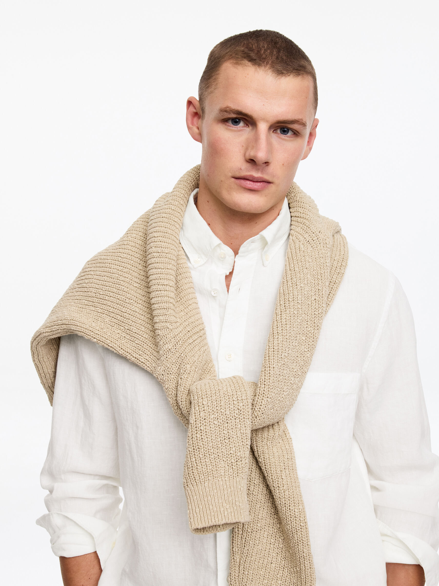 Relaxed Linen Shirt - Off White - Relaxed fit - Men - StillMedia/Lookbook - 4