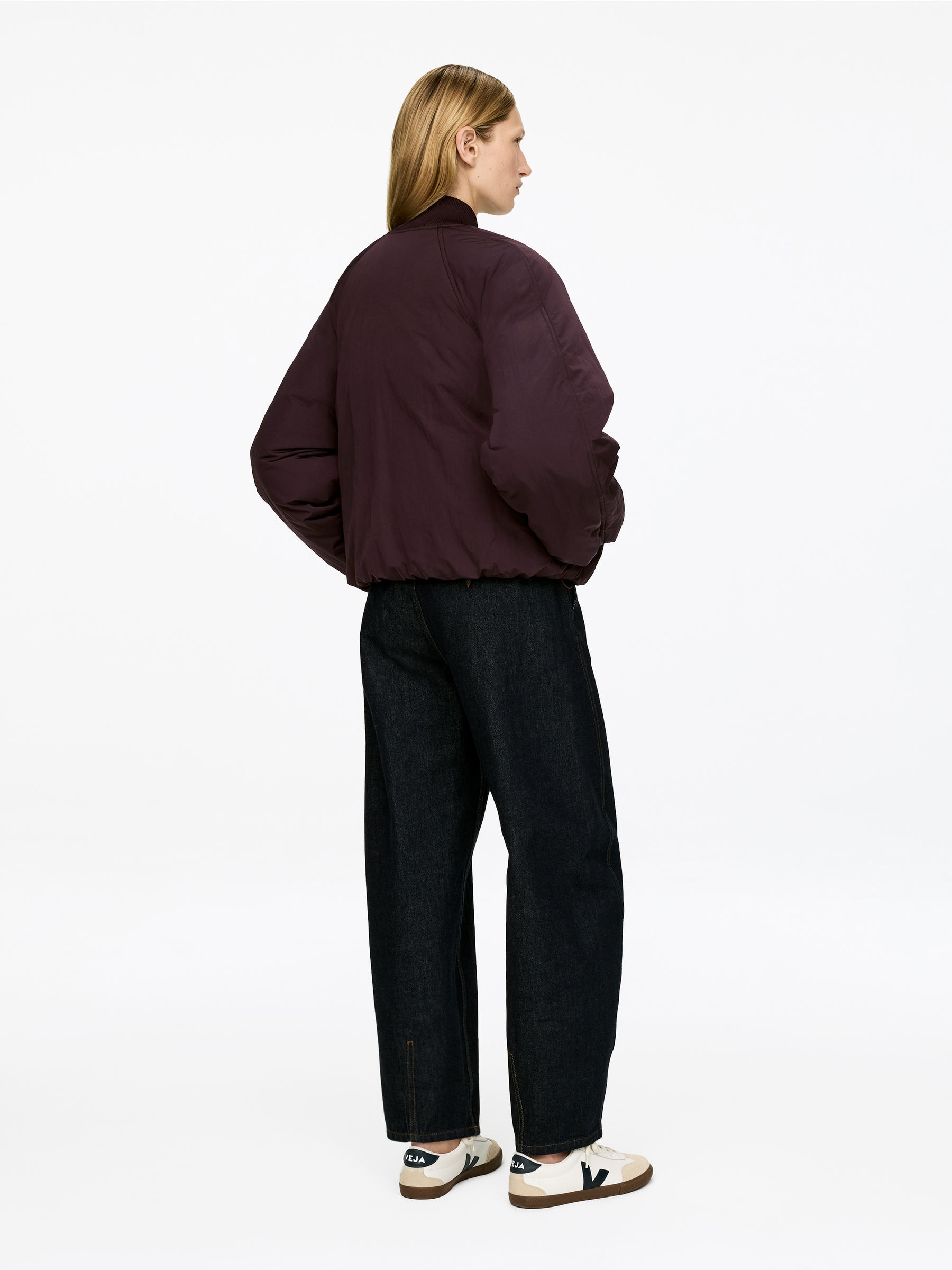 Veste raccourcie Upcycled Down - Rouge foncé - Oversized - Femme - StillMedia/Lookbook - 4