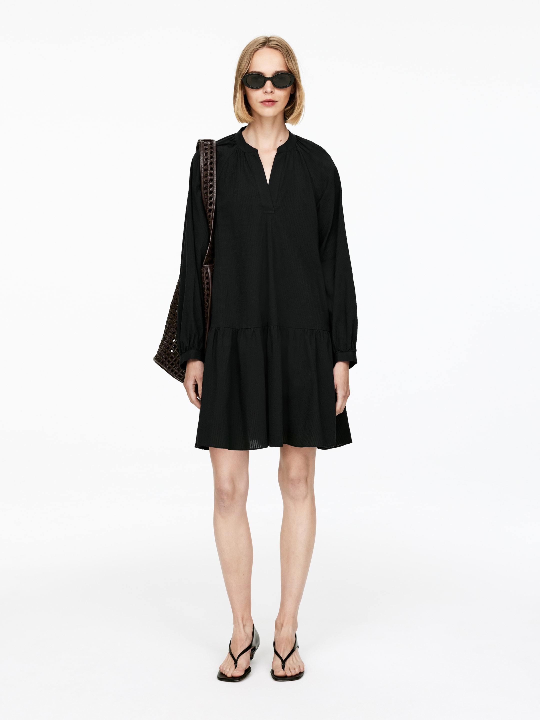 Visualizza immagine più grande: Abito in lino e cotone - Nero - DONNA | H&M IT 1